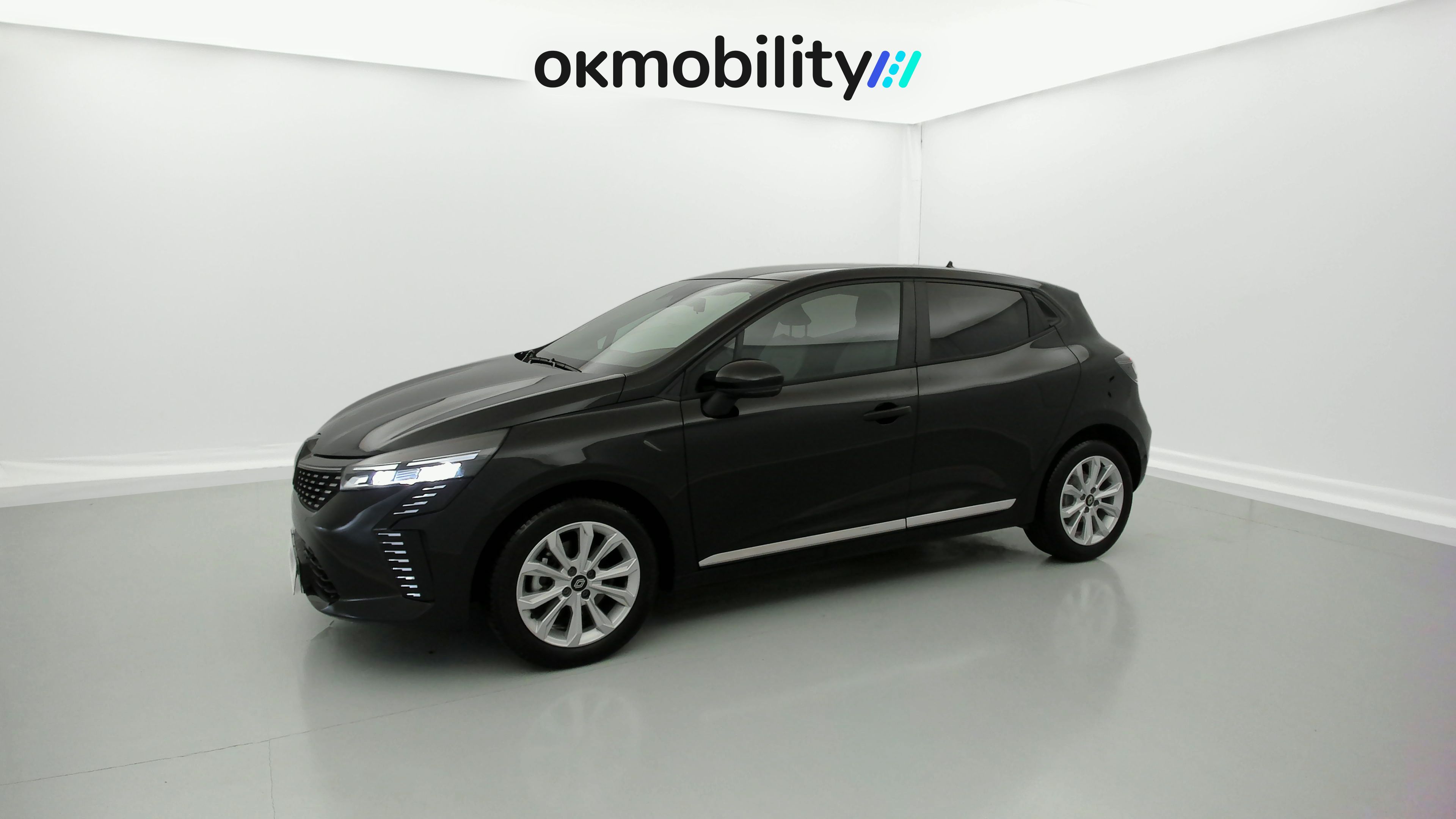 renault clio evolution 1.5 DCI 100 2025 negro brillante 5