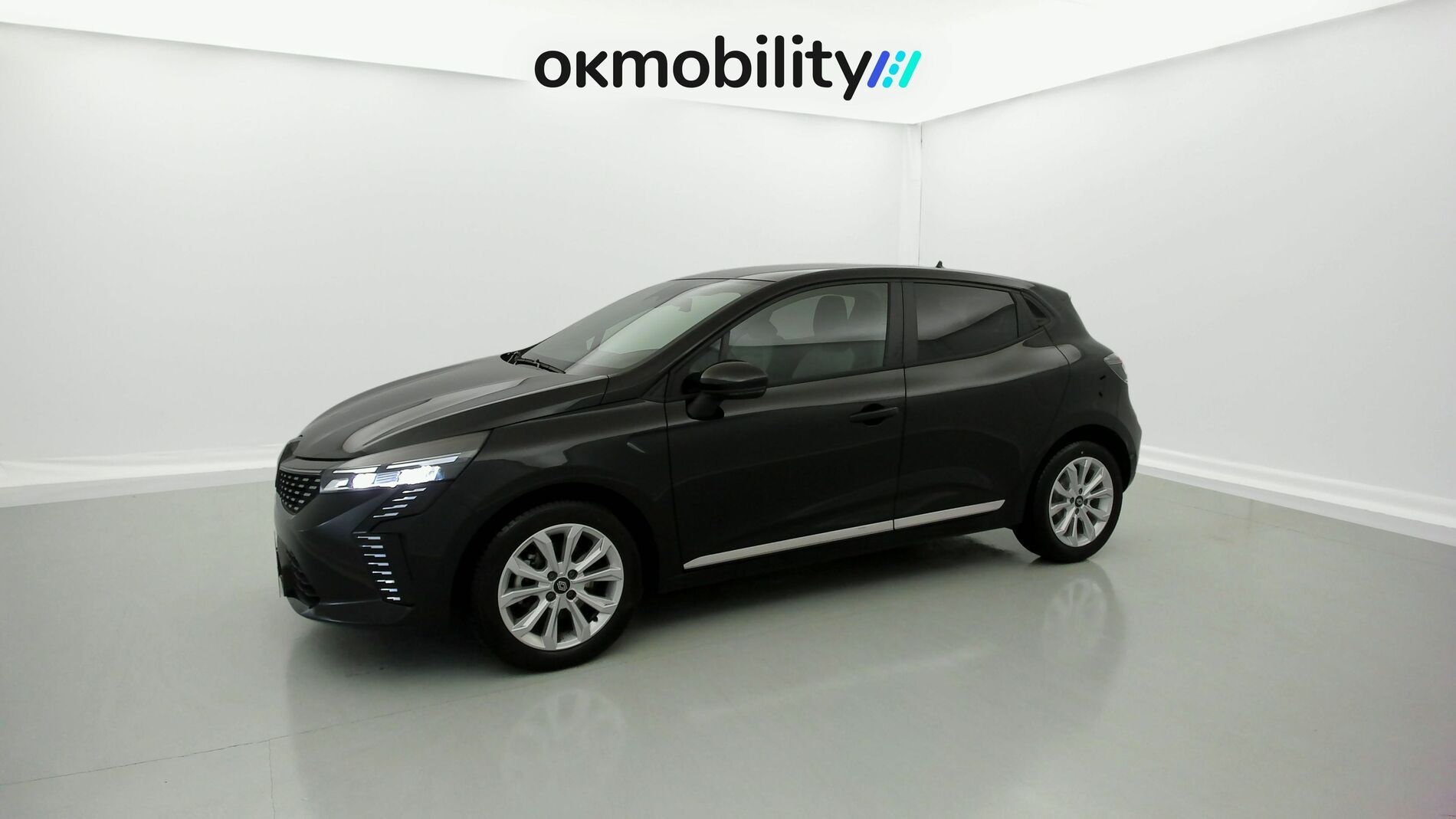 renault clio evolution 1.5 DCI 100 2025 negro brillante 4