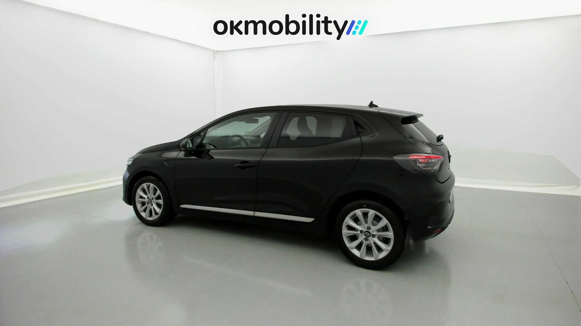 renault clio evolution 1.5 DCI 100 2025 negro brillante 7