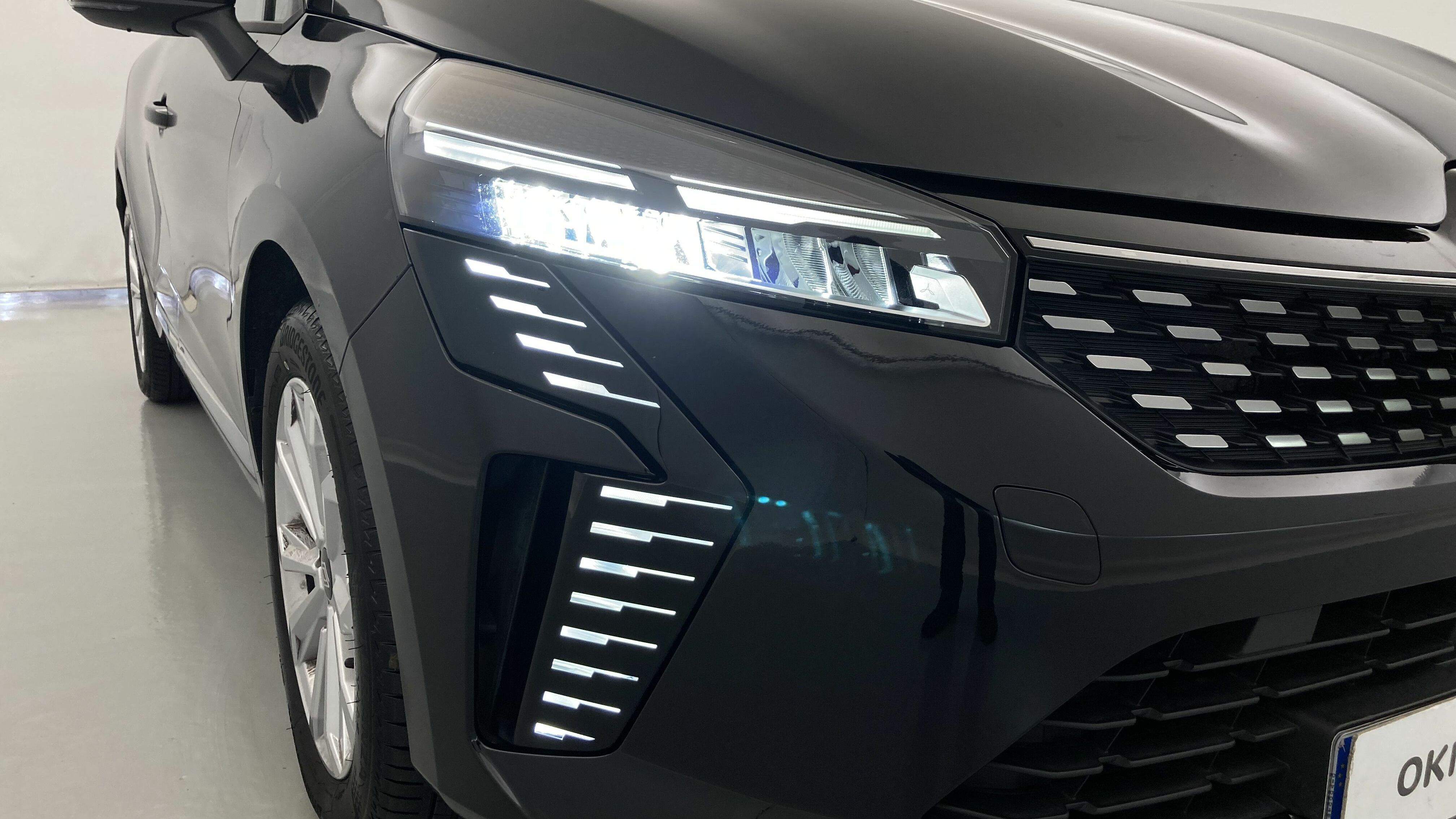 renault clio evolution 1.5 DCI 100 2025 negro brillante 28