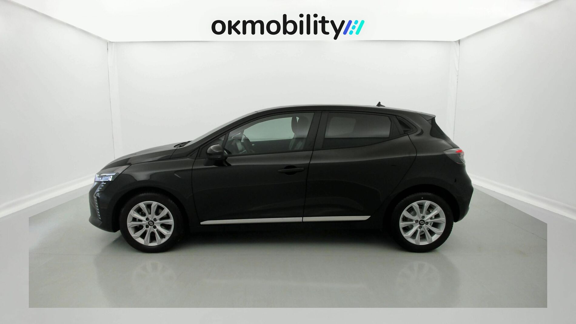 renault clio evolution 1.5 DCI 100 2025 negro brillante 5