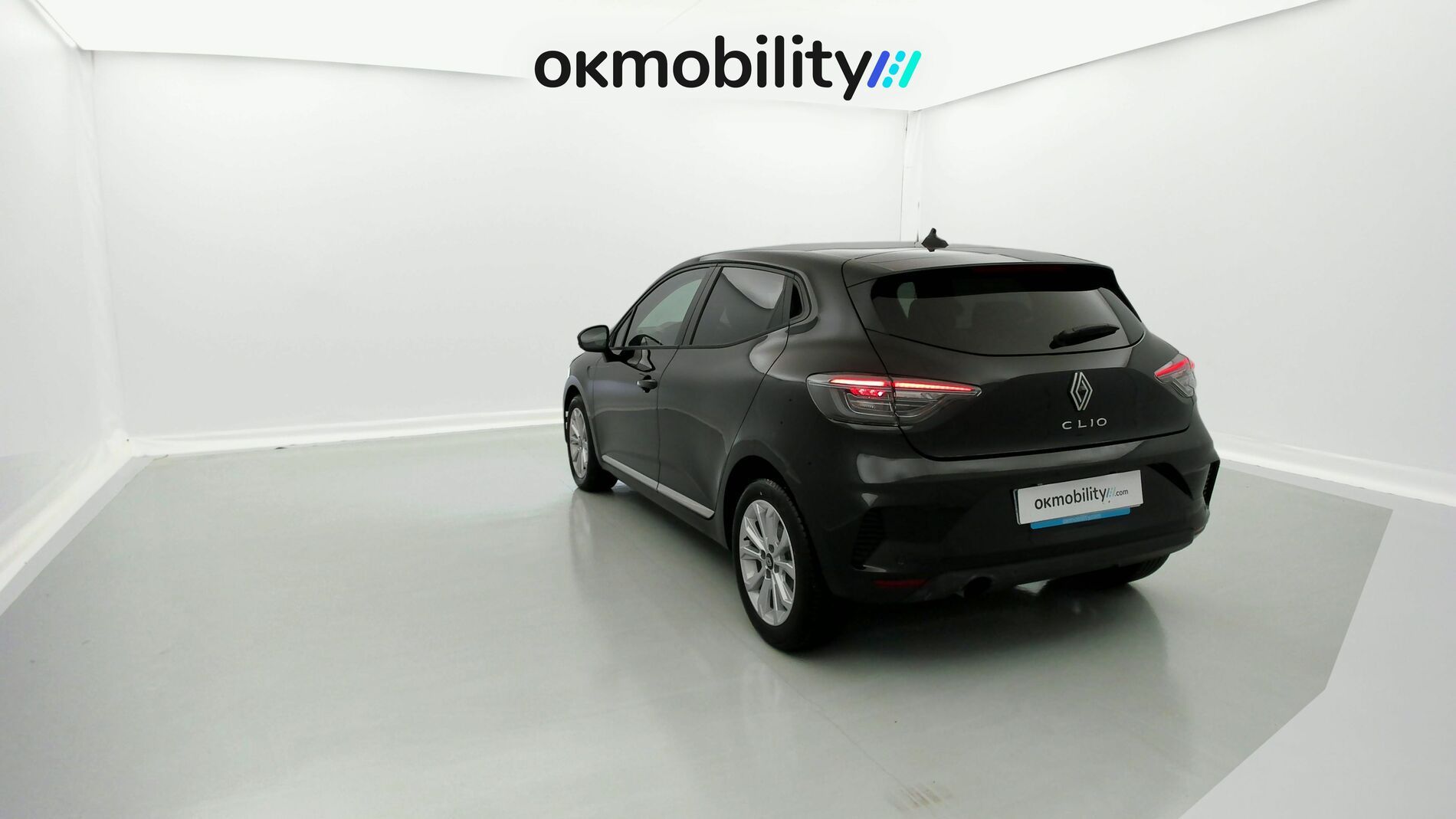 renault clio evolution 1.5 DCI 100 2025 negro brillante 8