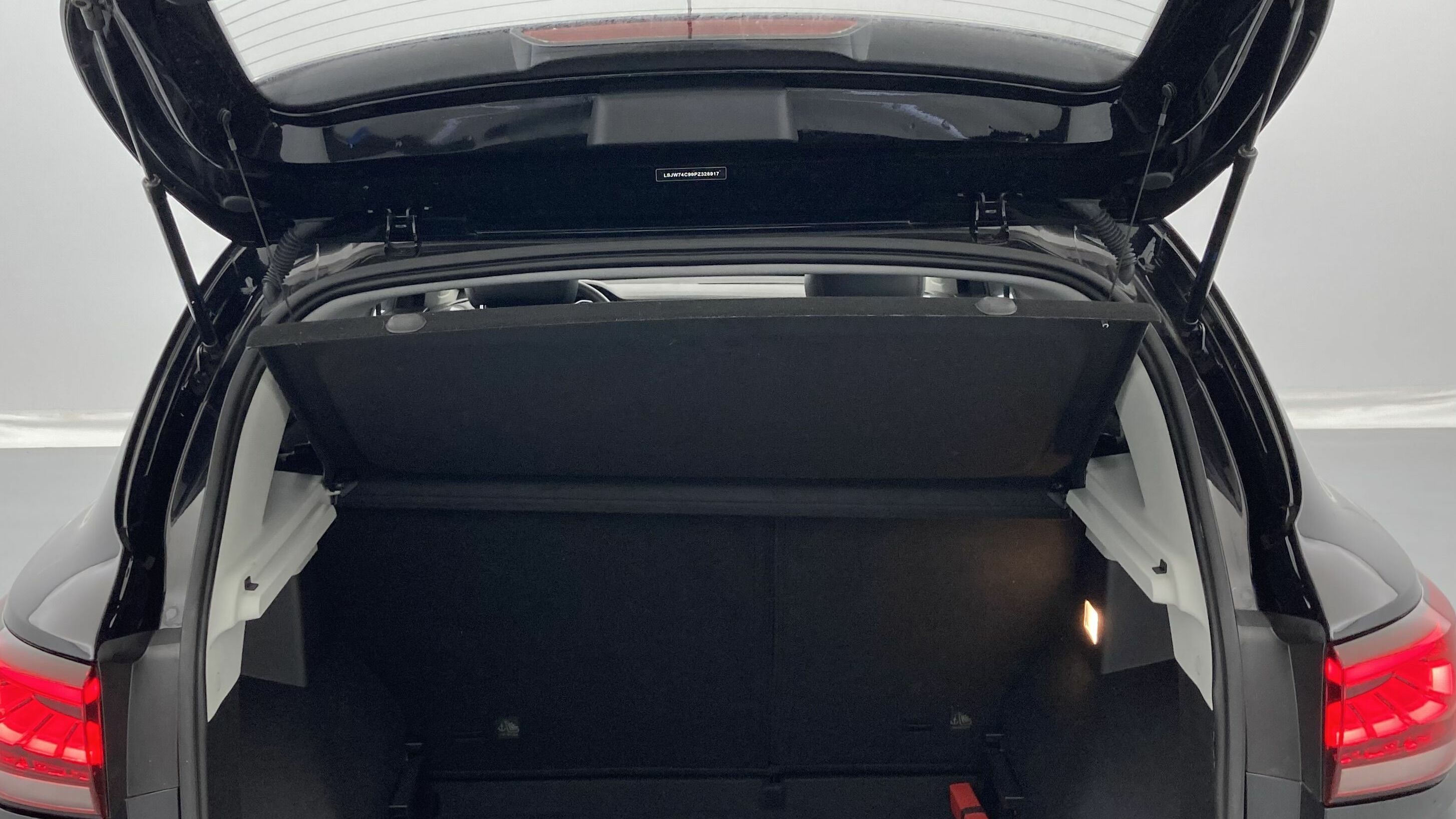 mg zs luxury 1.0 T-GDI 110 AT 2024 pebble black 24