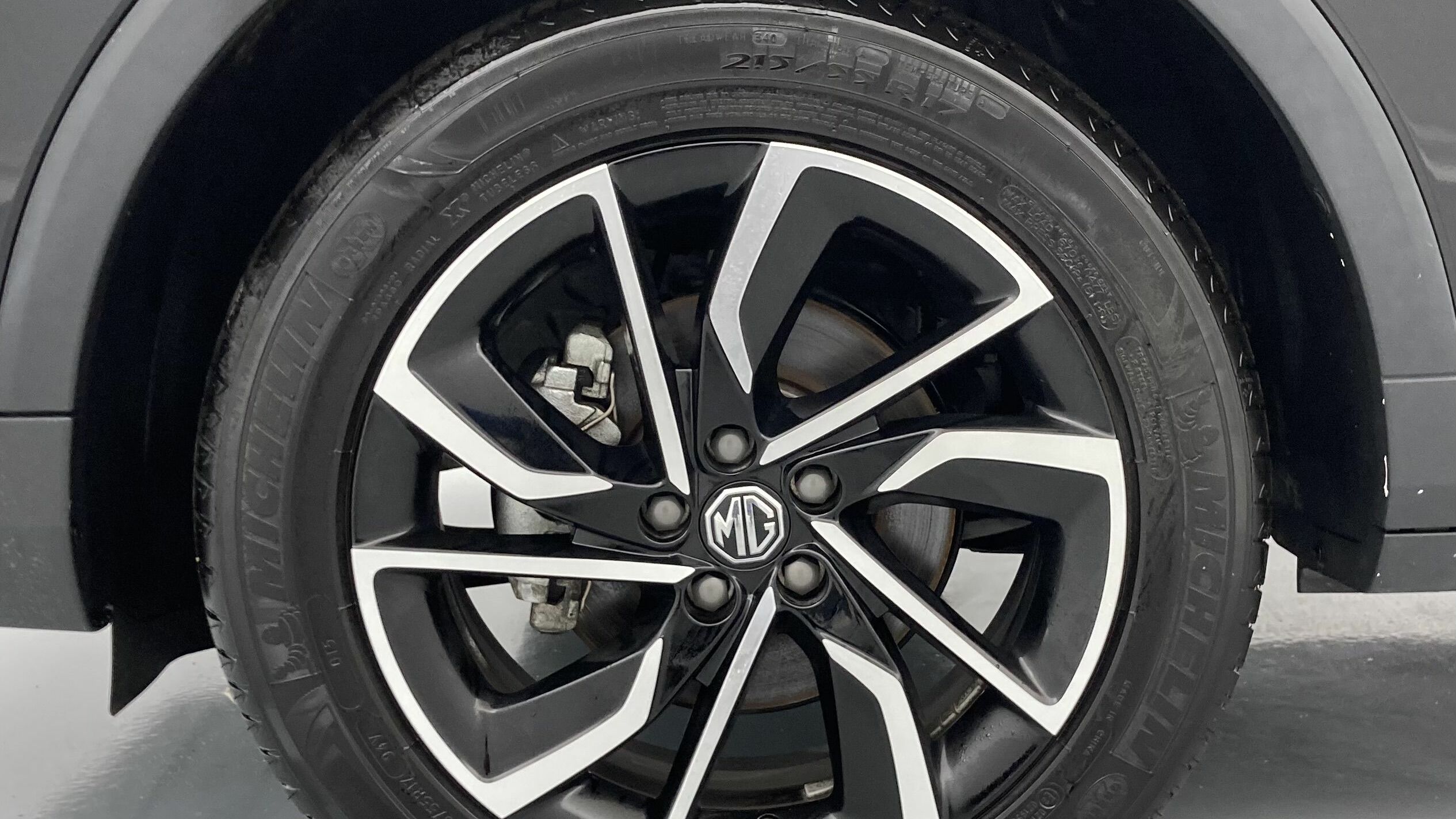 mg zs luxury 1.0 T-GDI 110 AT 2024 pebble black 27