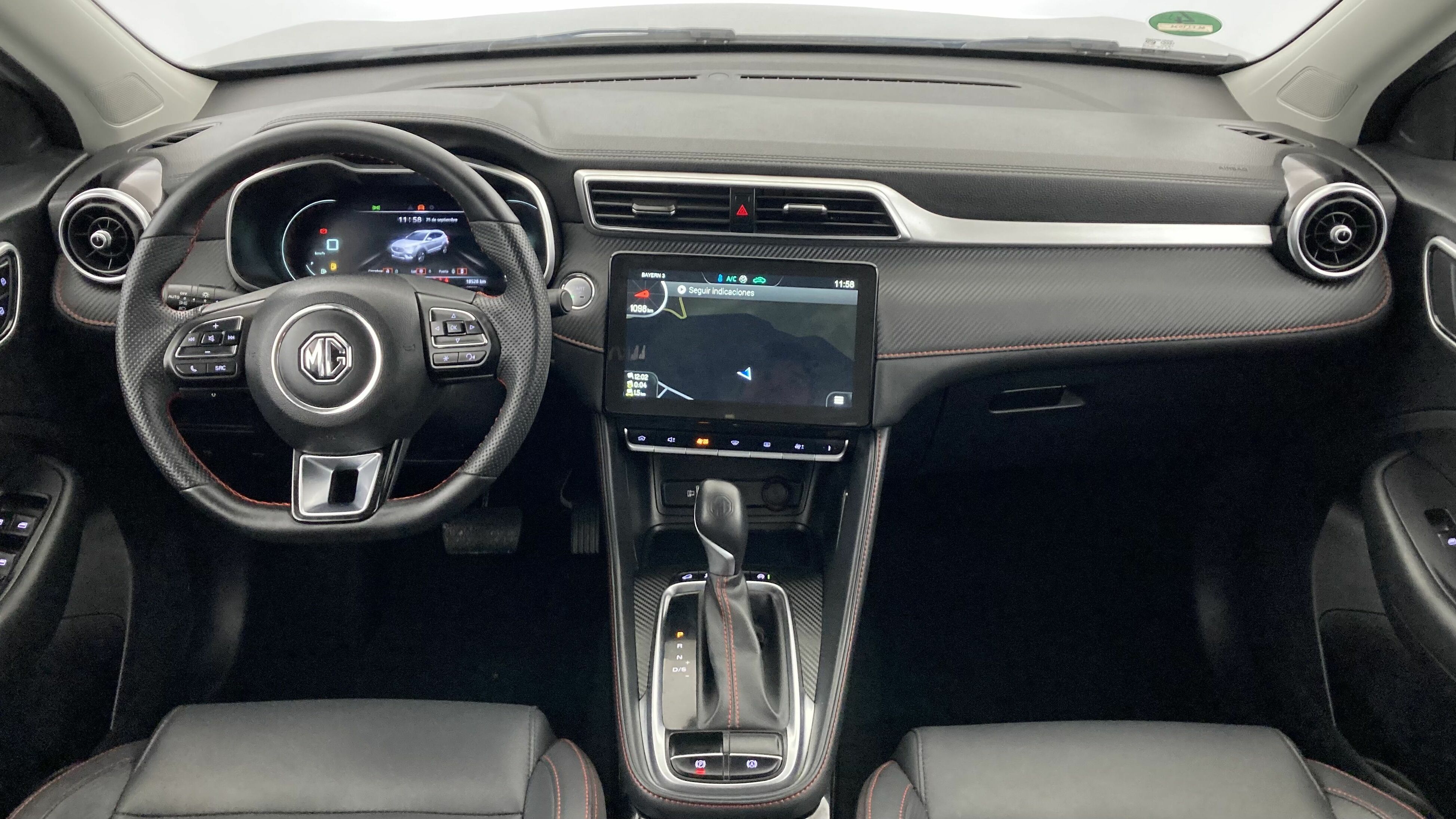 mg zs luxury 1.0 T-GDI 110 AT 2024 cosmic silver 16