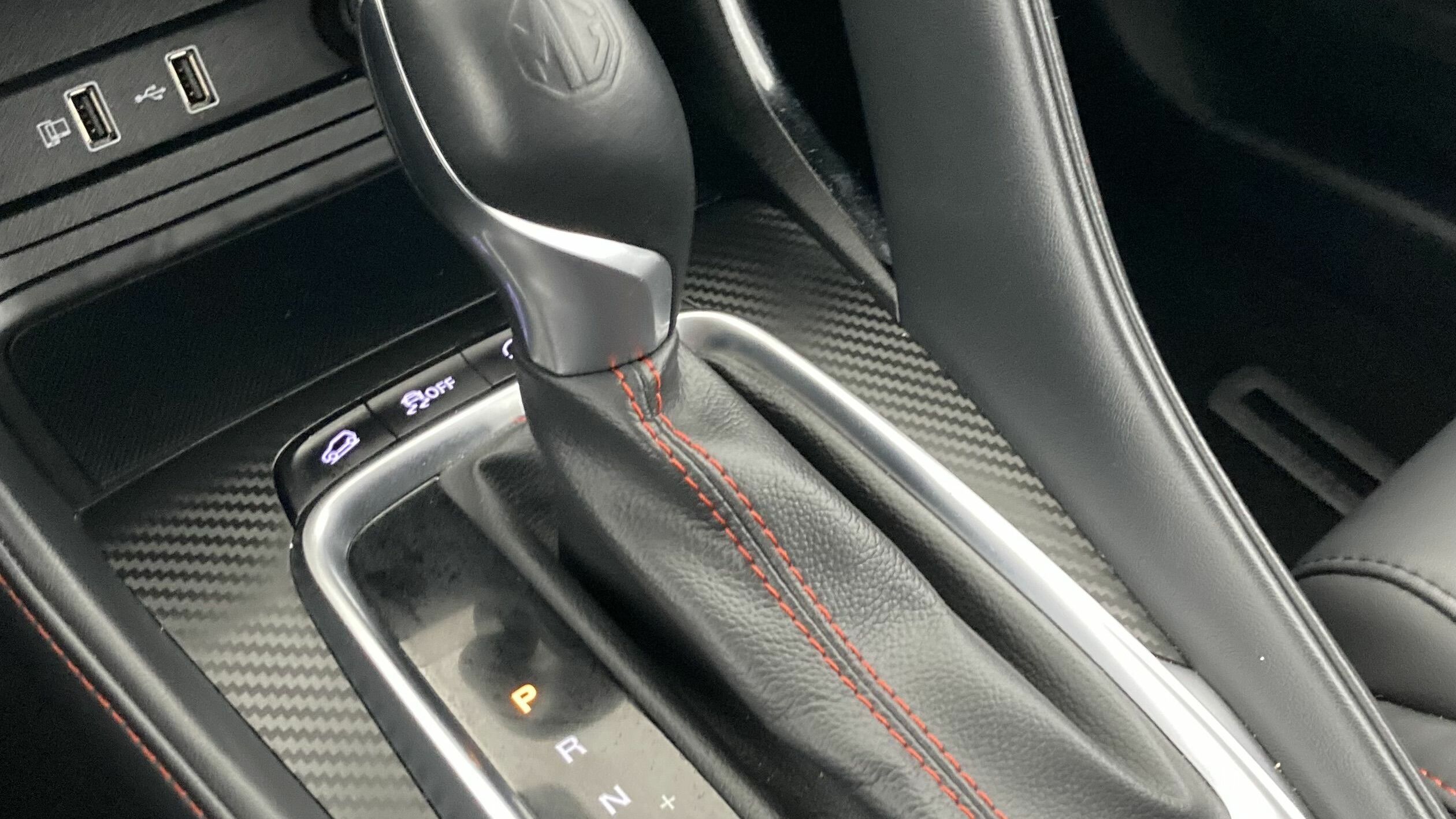 mg zs luxury 1.0 T-GDI 110 AT 2024 cosmic silver 20