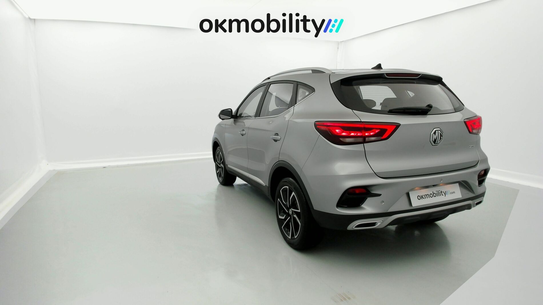 mg zs luxury 1.0 T-GDI 110 AT 2024 cosmic silver 9