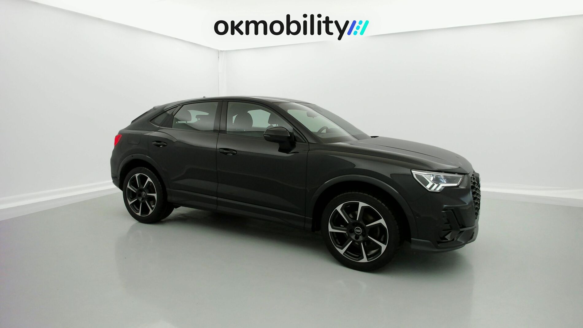 audi q3 sportback s line 35 TDI 150 STRONIC 2023 mythosschwarz metallic 2