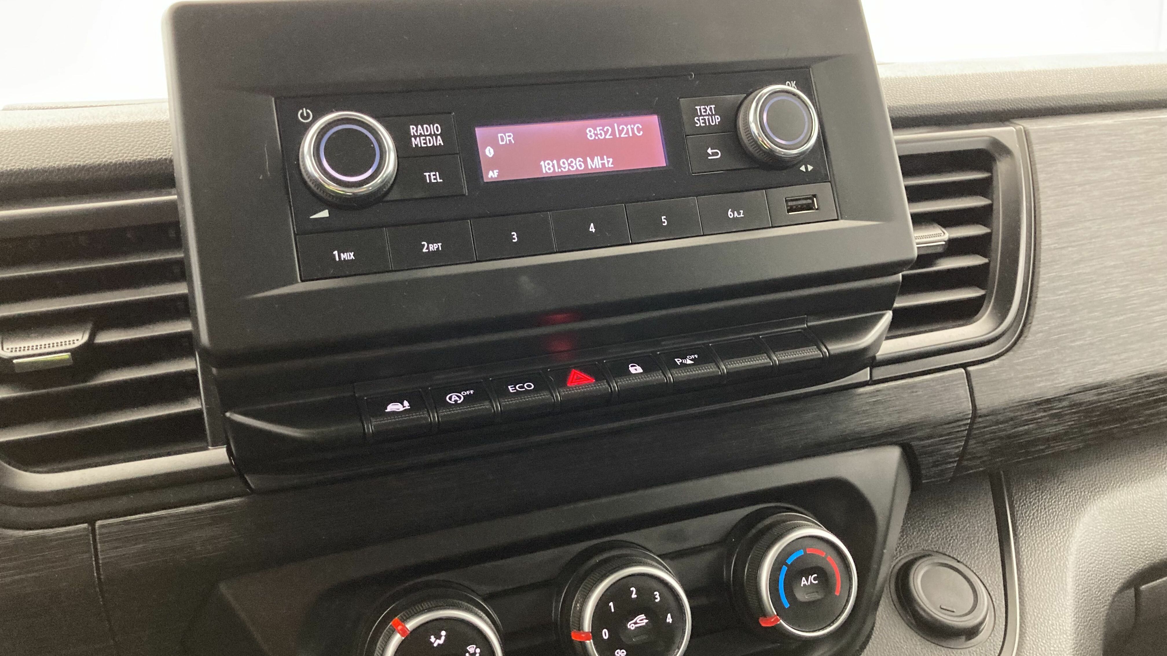 renault trafic l2 life 2.0 DCI 110 2022 weiss 19