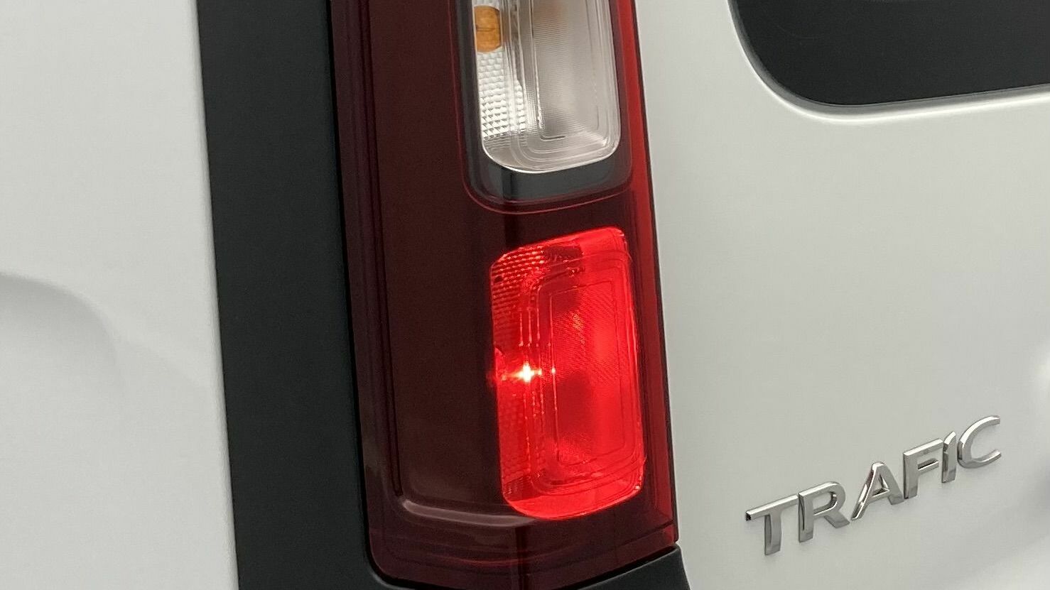 renault trafic l2 life 2.0 DCI 110 2022 weiss 30