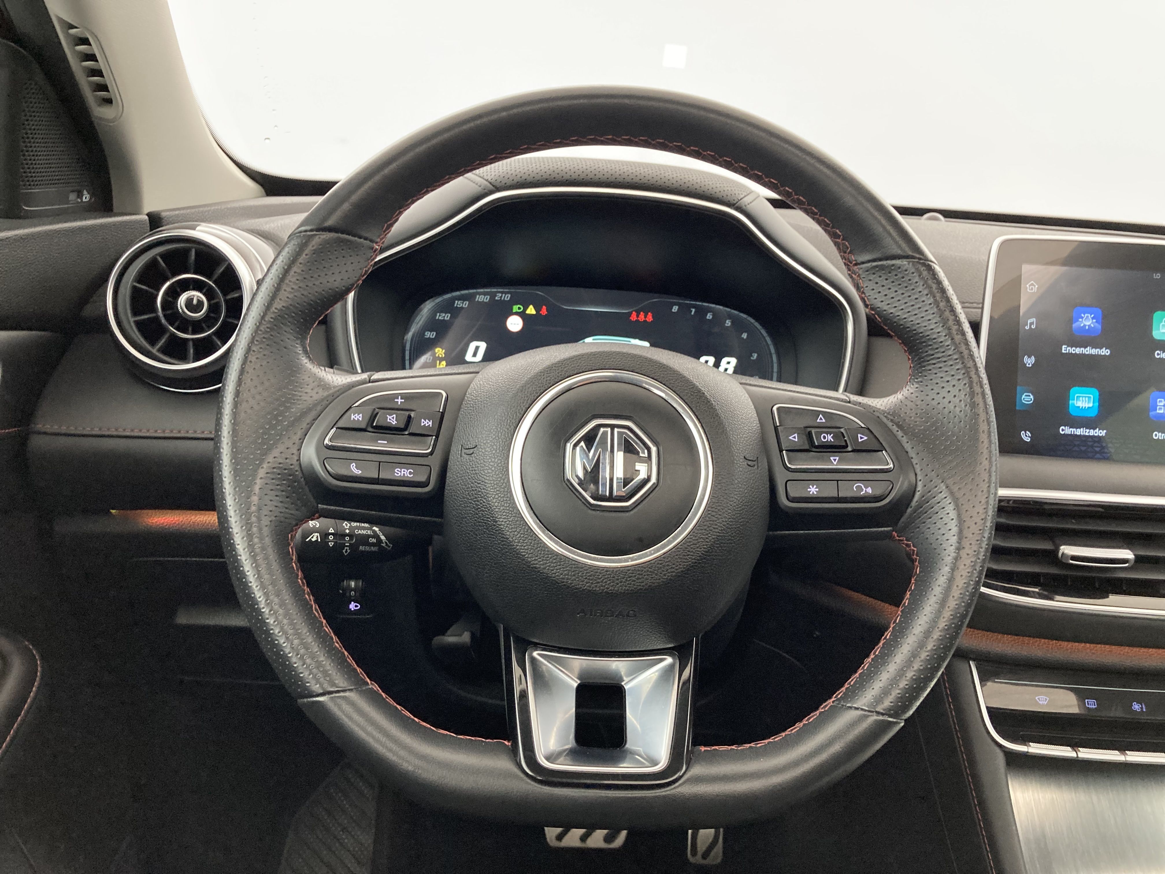 mg hs luxury 1.5 T-GDI 162 AT 2023 diamond red - rsj 21