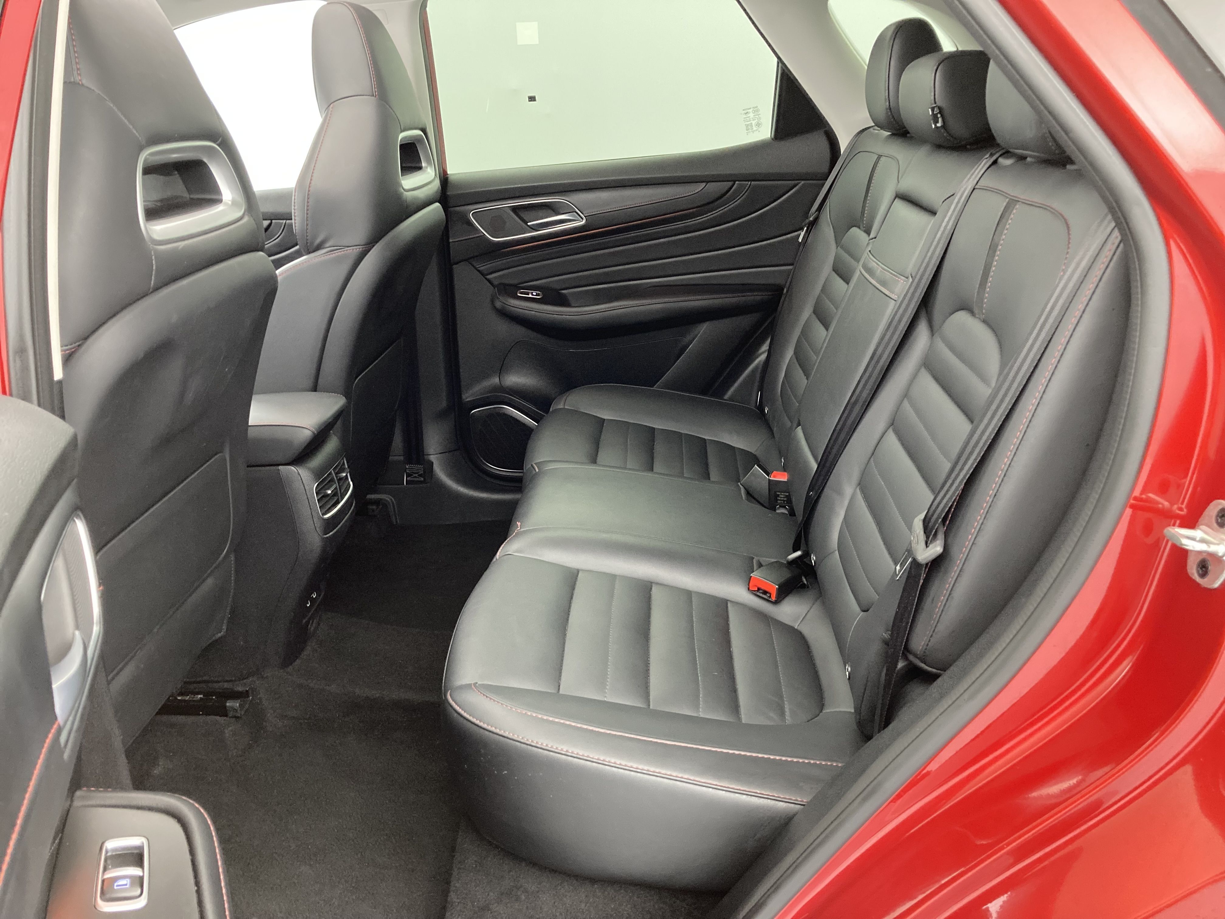 mg hs luxury 1.5 T-GDI 162 AT 2023 diamond red - rsj 22