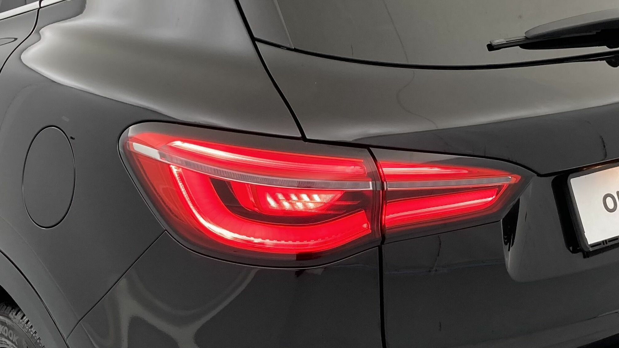 mg hs luxury 1.5 T-GDI 162 AT 2023 pebble black - pbc 30