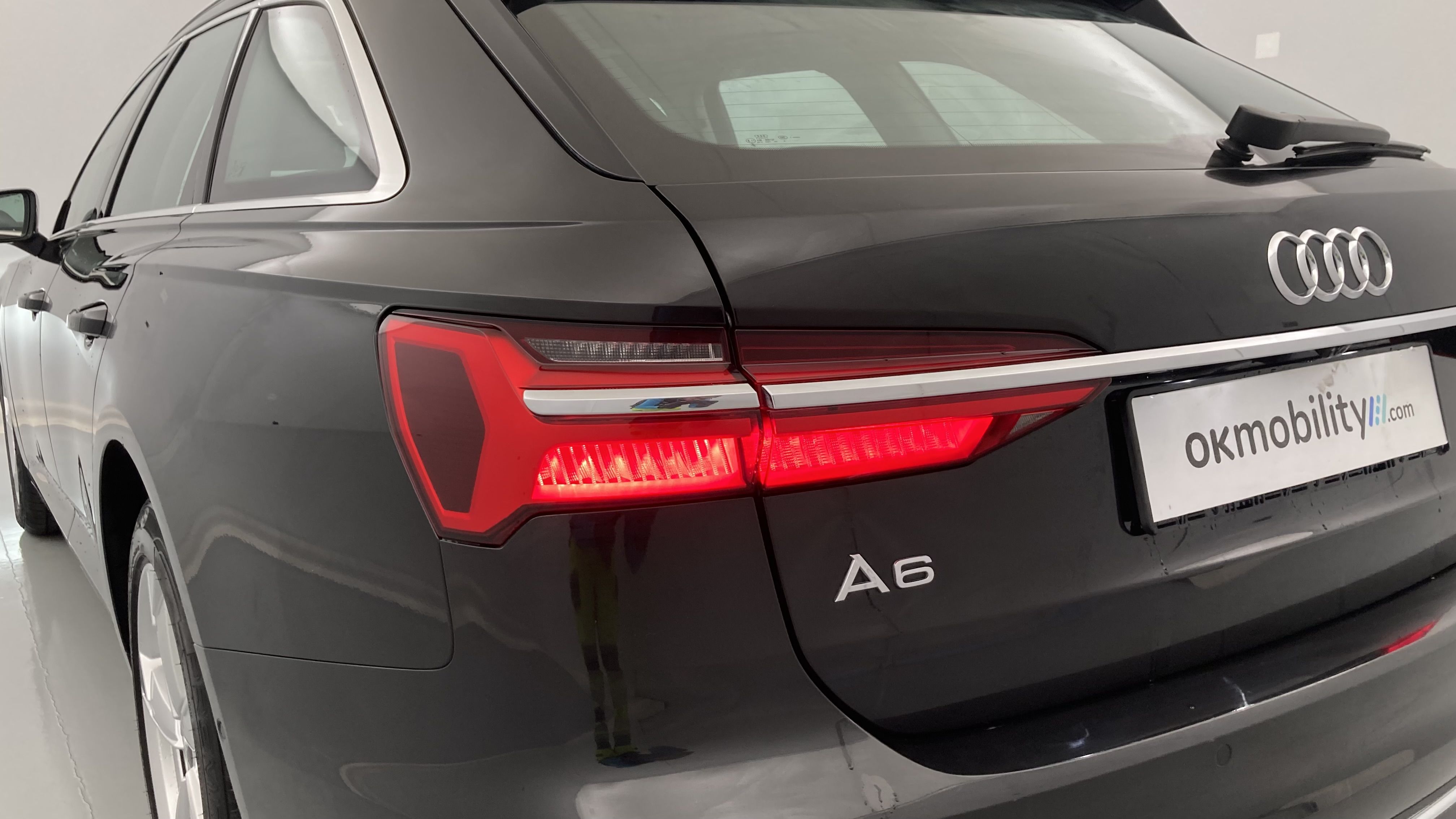 audi a6 avant business 40 TDI 204 STRONIC 2022 negro mitos metalizado 15