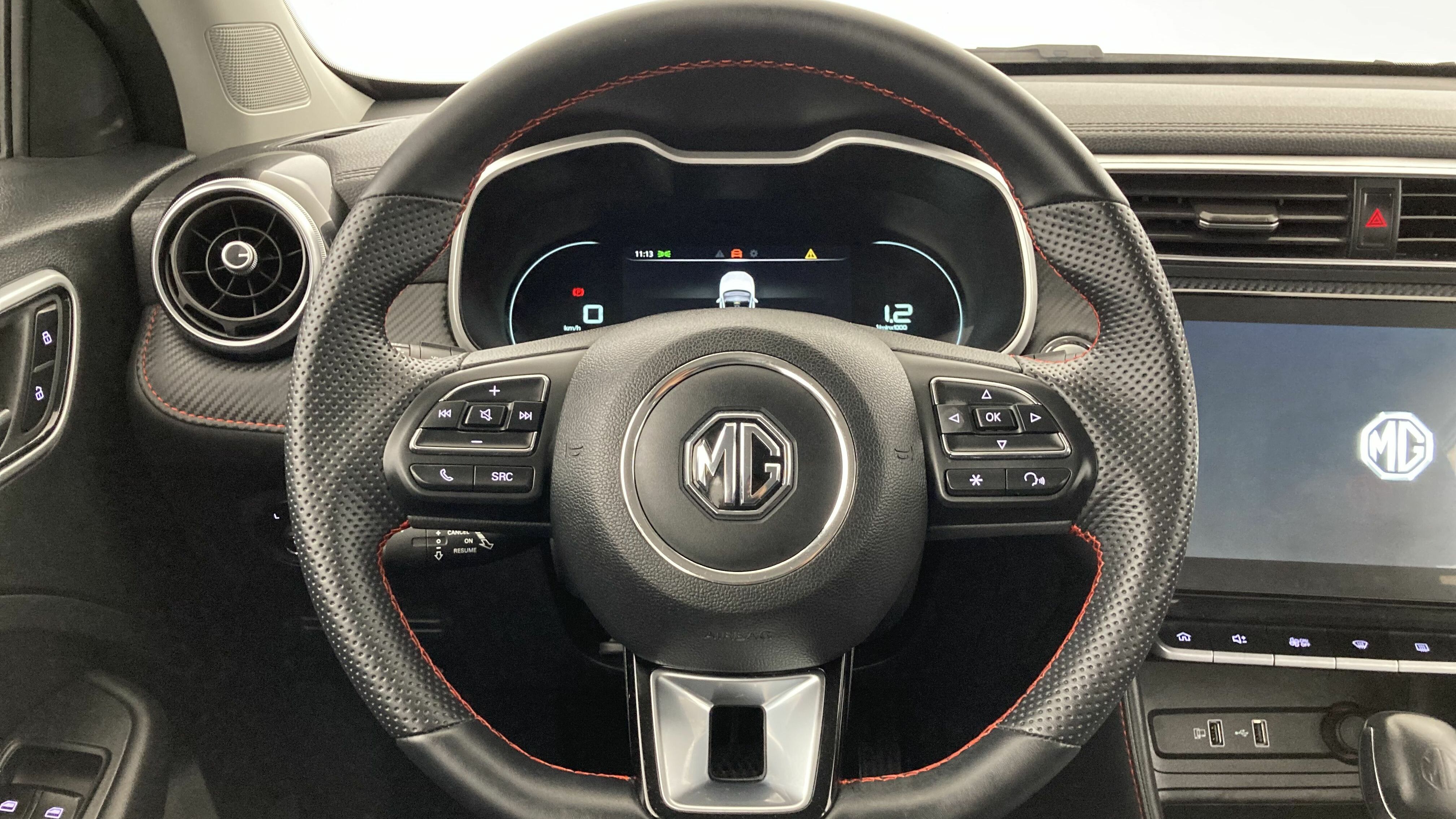 mg zs luxury 1.0 T-GDI 110 AT 2024 pebble black 17