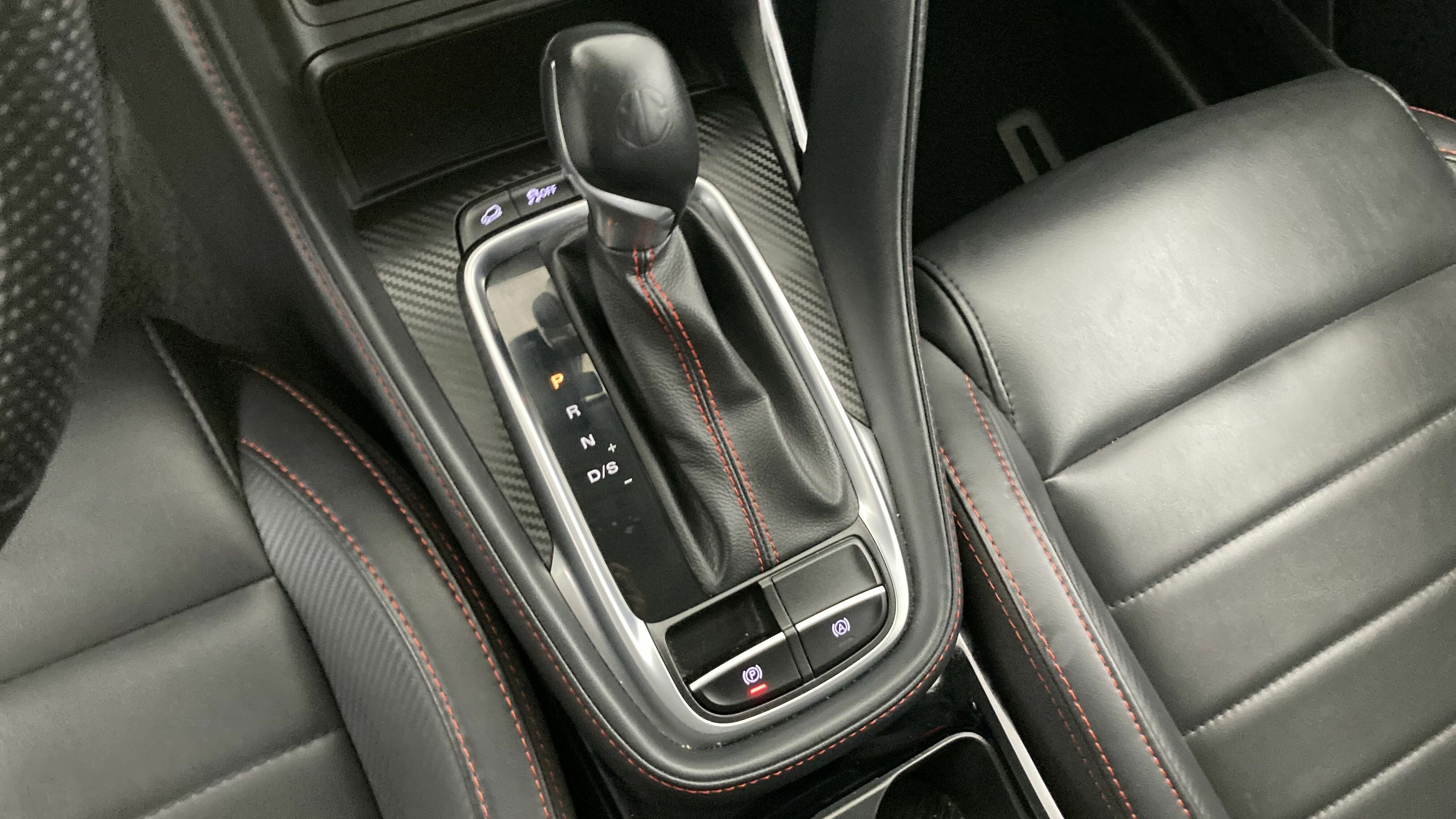 mg zs luxury 1.0 T-GDI 110 AT 2024 pebble black 20