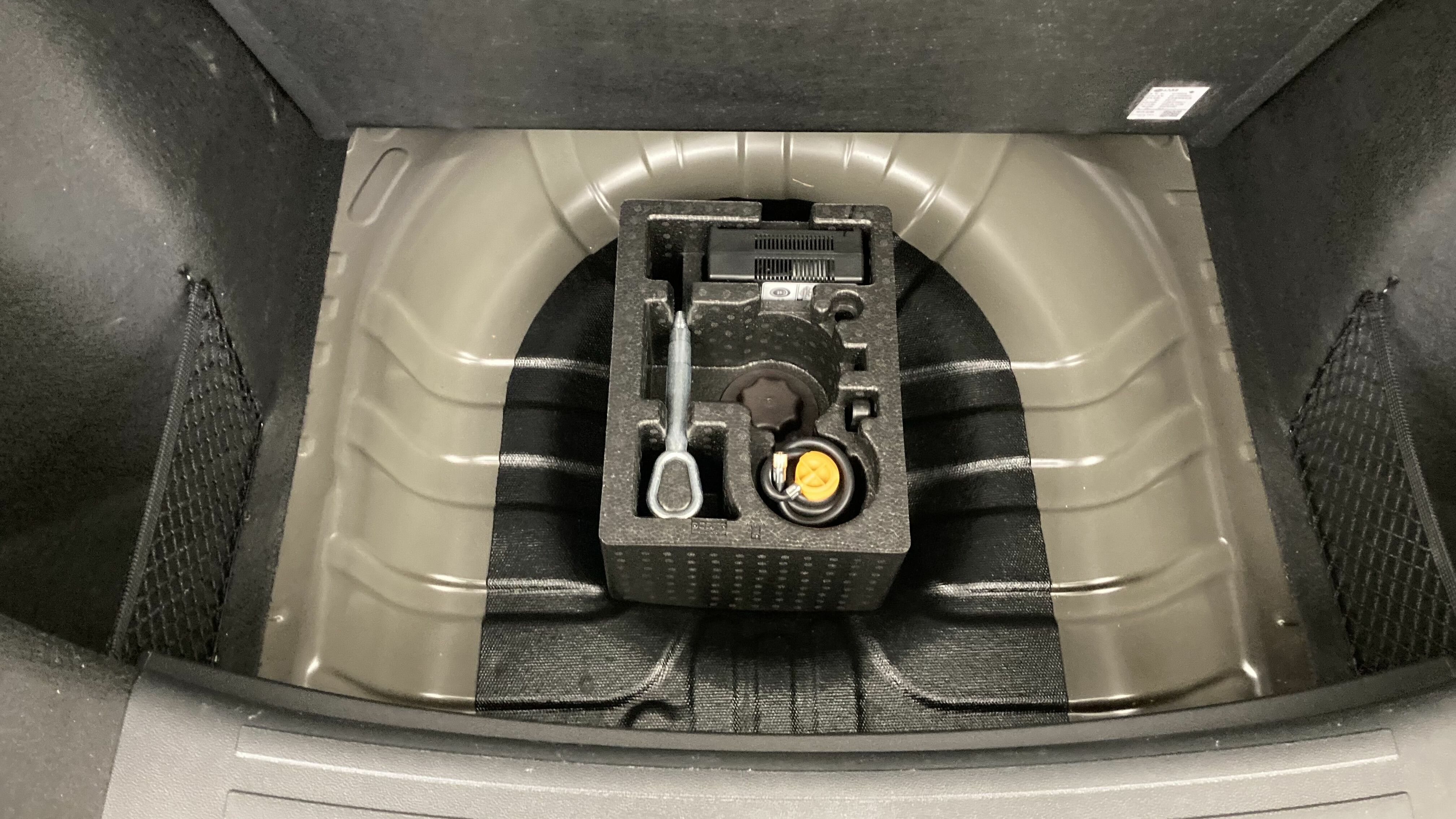 mg zs luxury 1.0 T-GDI 110 AT 2024 pebble black 23