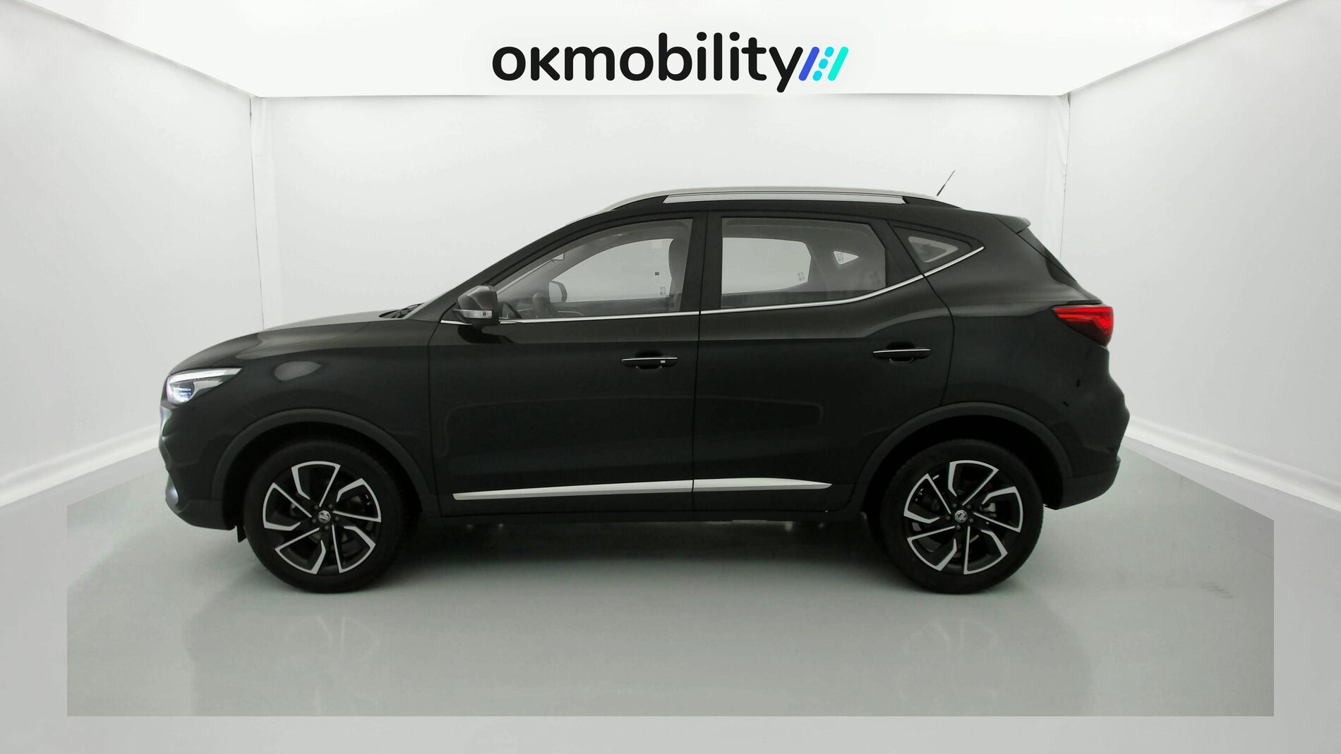 mg zs luxury 1.0 T-GDI 110 AT 2024 pebble black 7