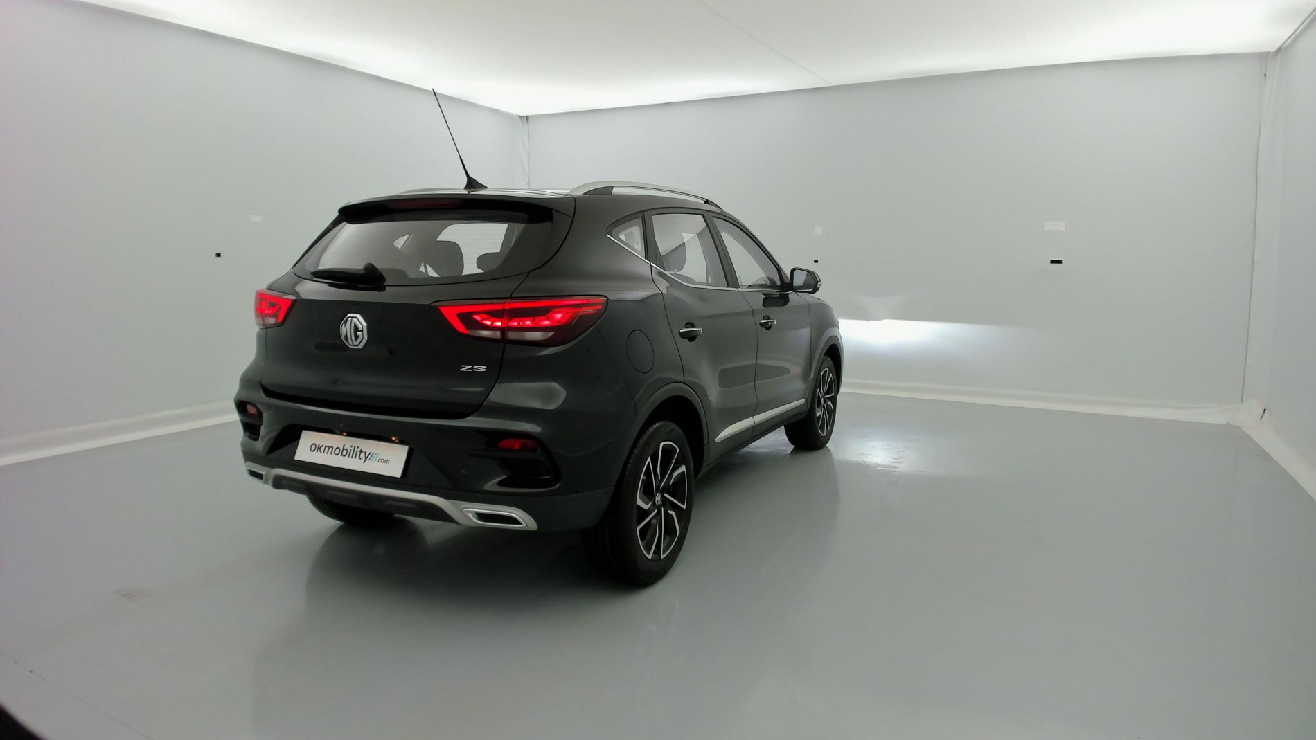 mg zs luxury 1.0 T-GDI 110 AT 2024 pebble black 11