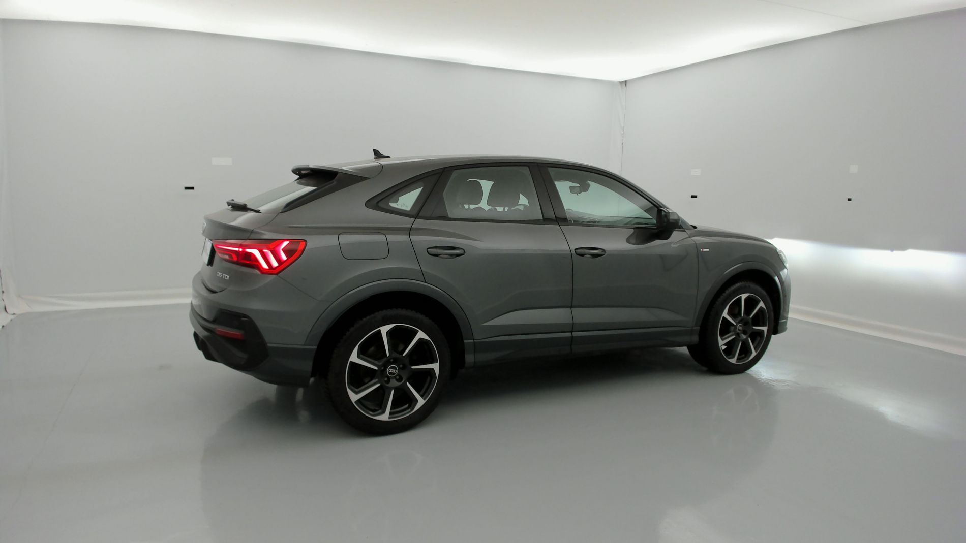 audi q3 sportback s line 35 TDI 150 STRONIC 2023 daytonagrau perleffekt 12