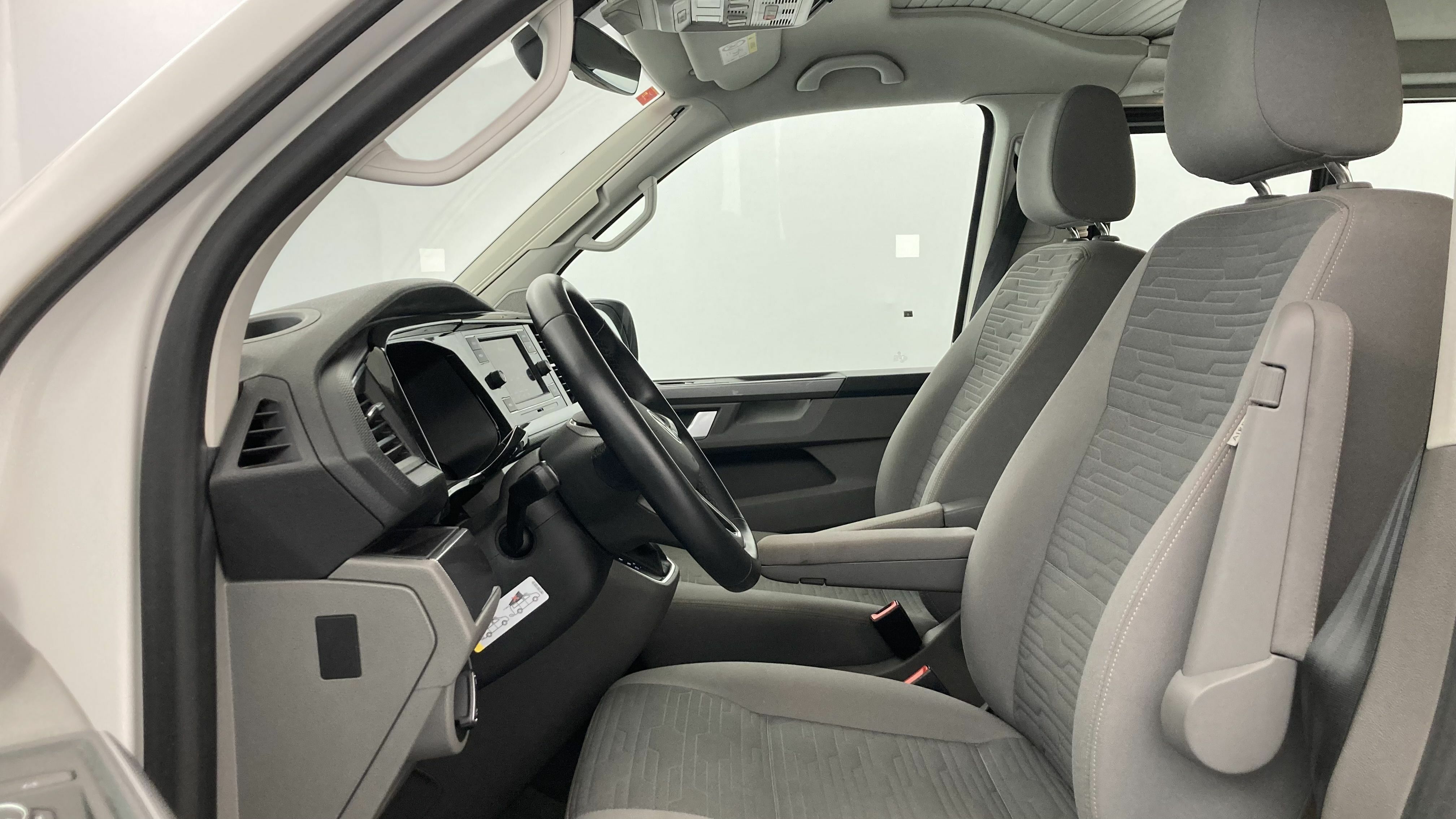 volkswagen california ocean 2.0 TDI 150 DSG 2023 blanco candy 14