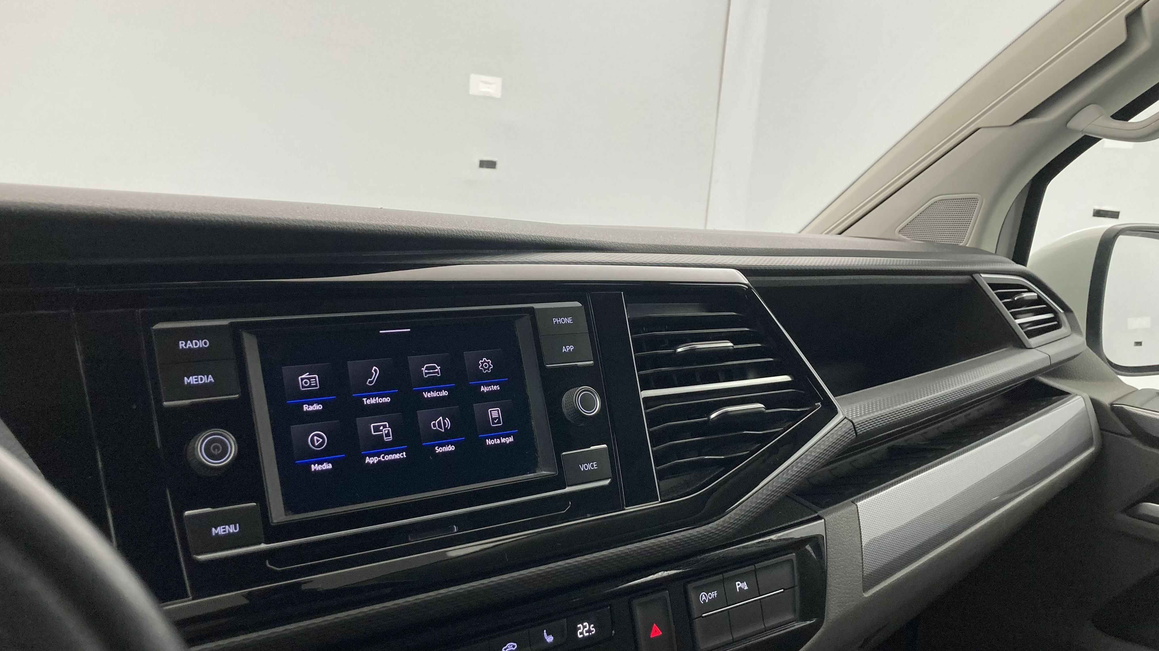 volkswagen california ocean 2.0 TDI 150 DSG 2023 blanco candy 19
