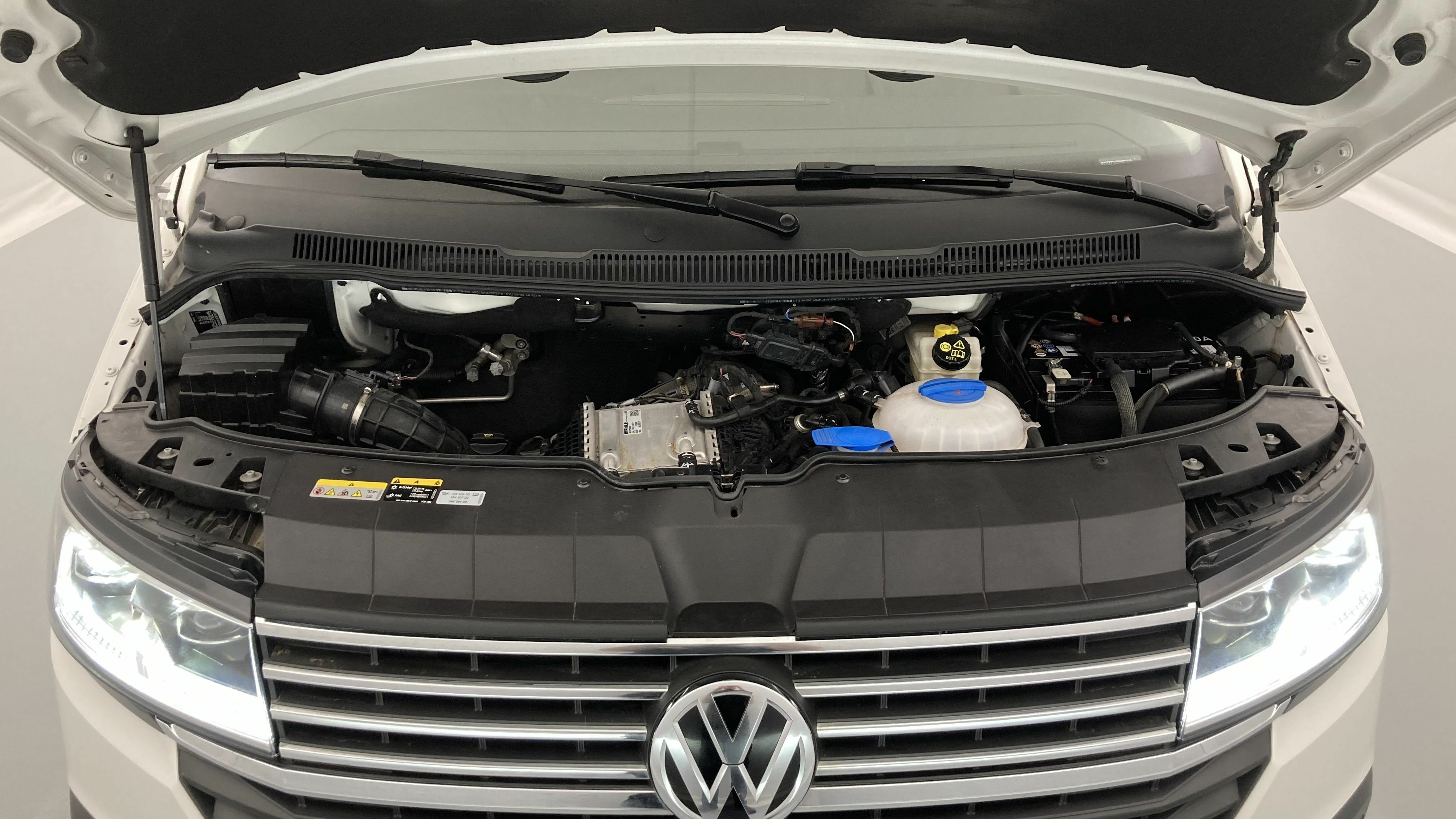 volkswagen california ocean 2.0 TDI 150 DSG 2023 blanco candy 25