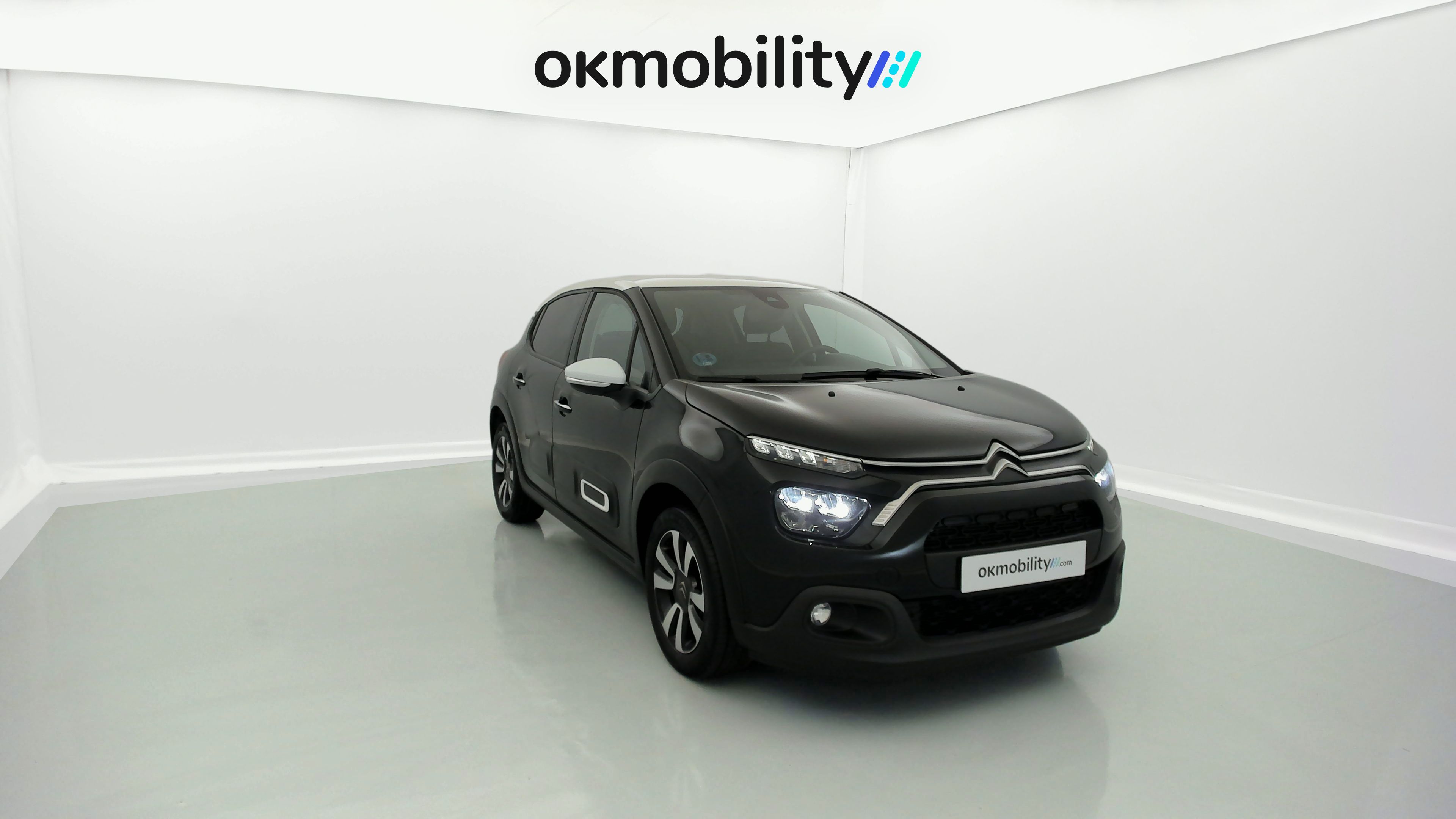 citroen c3 shine 1.2 PURETECH 110 EAT 2023 negro perla / blanco 5