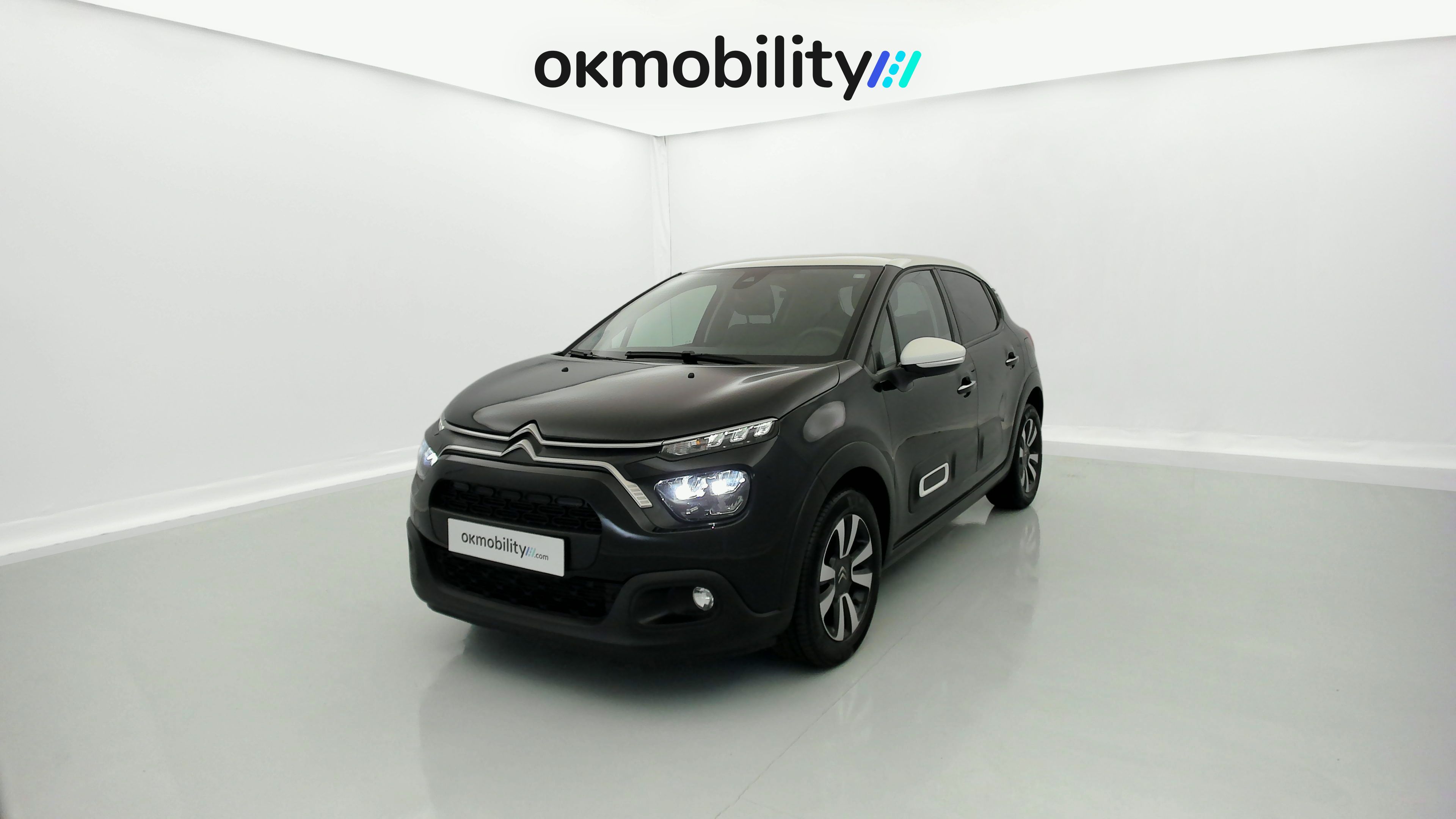 citroen c3 shine 1.2 PURETECH 110 EAT 2023 negro perla / blanco 1