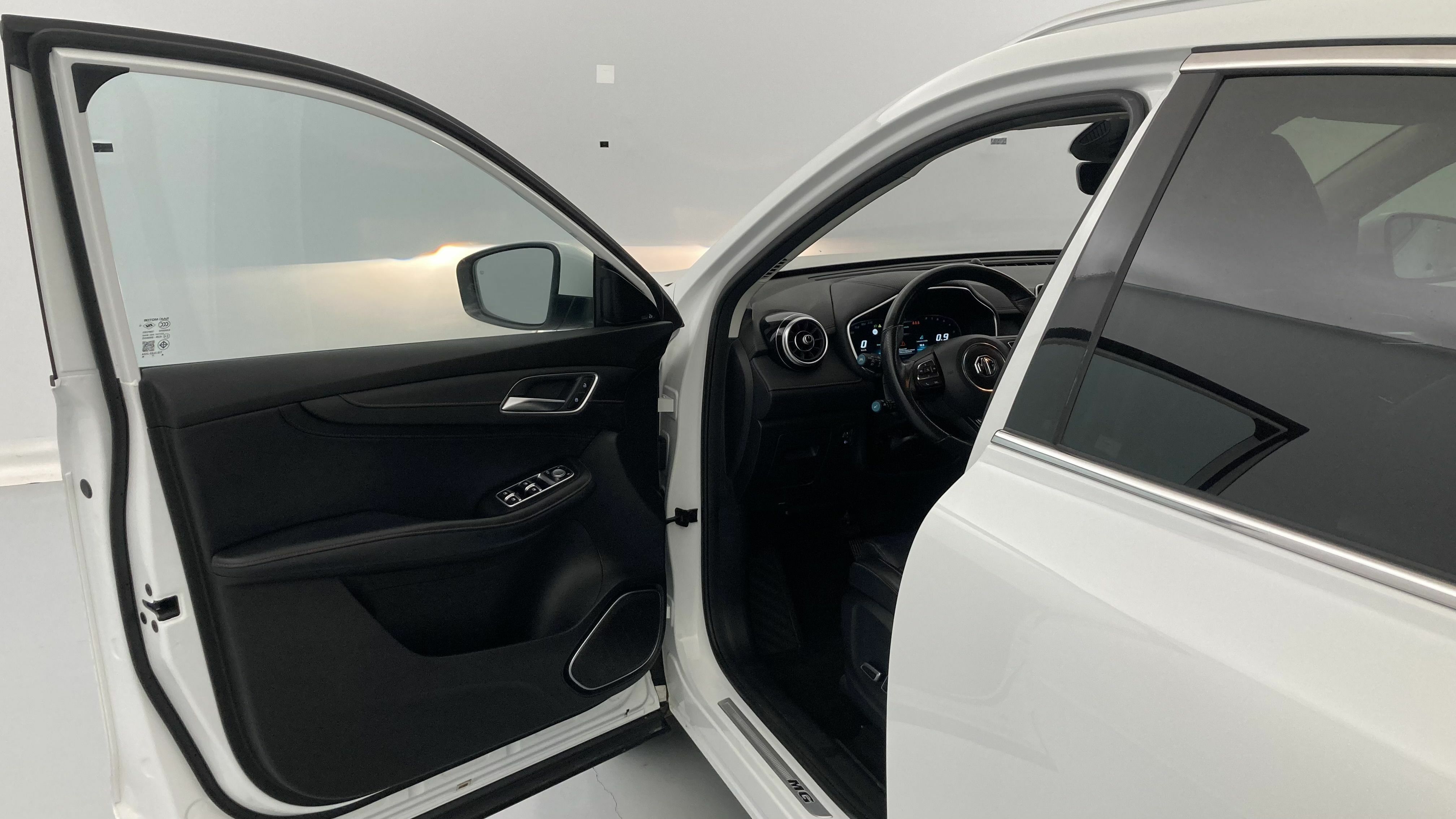 mg hs comfort 1.5 T-GDI 162 AT 2023 white 13