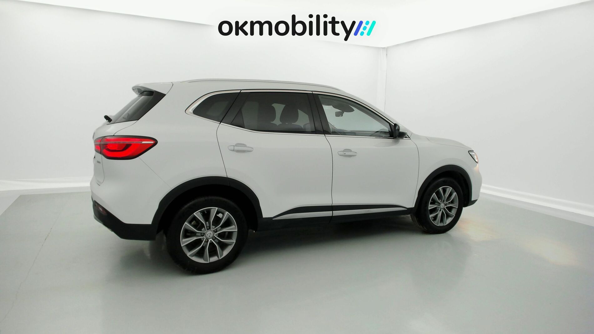 mg hs comfort 1.5 T-GDI 162 AT 2023 white 12