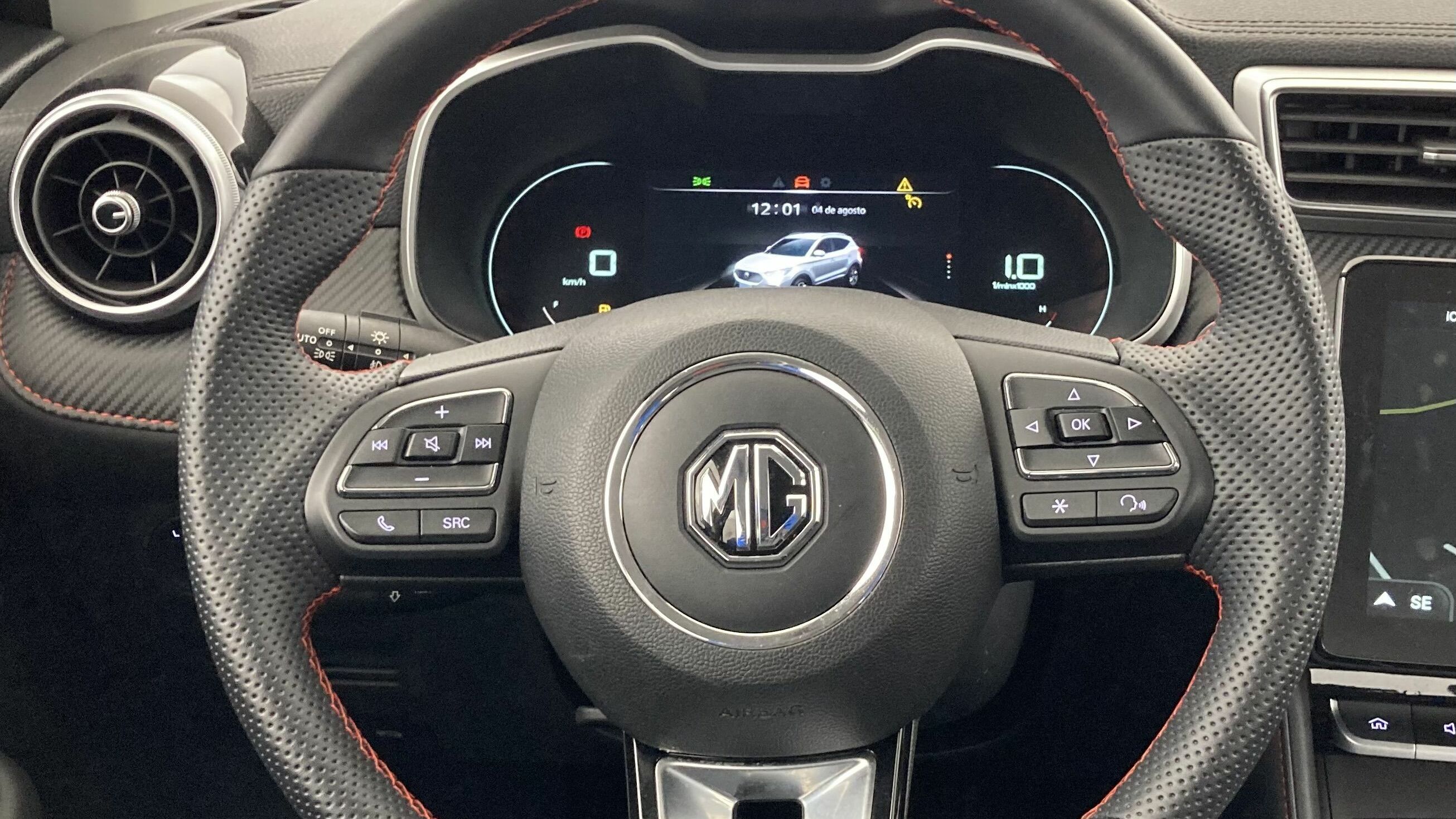 mg zs luxury 1.0 T-GDI 110 AT 2024 pebble black 18