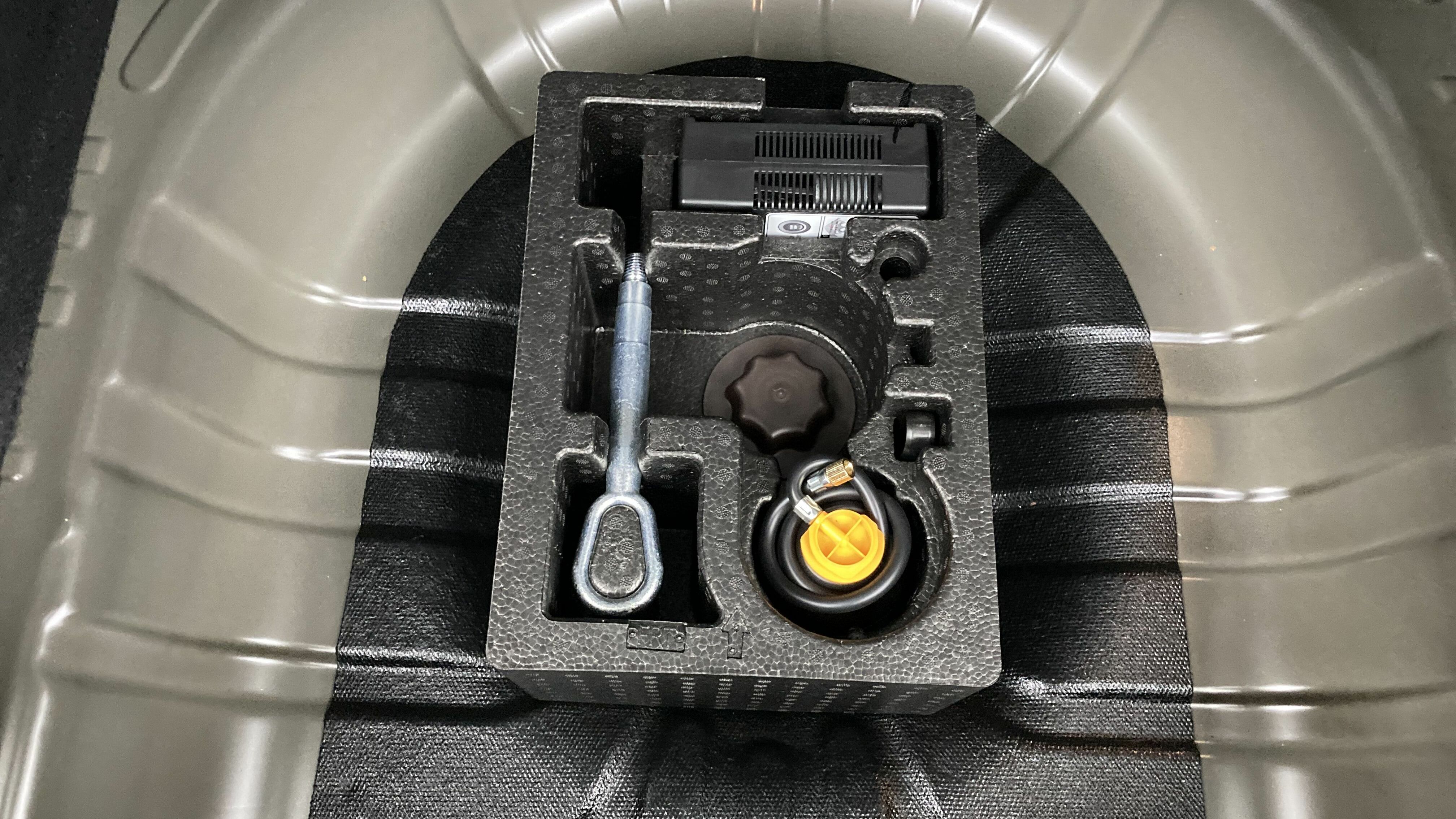 mg zs luxury 1.0 T-GDI 110 AT 2024 pebble black 24