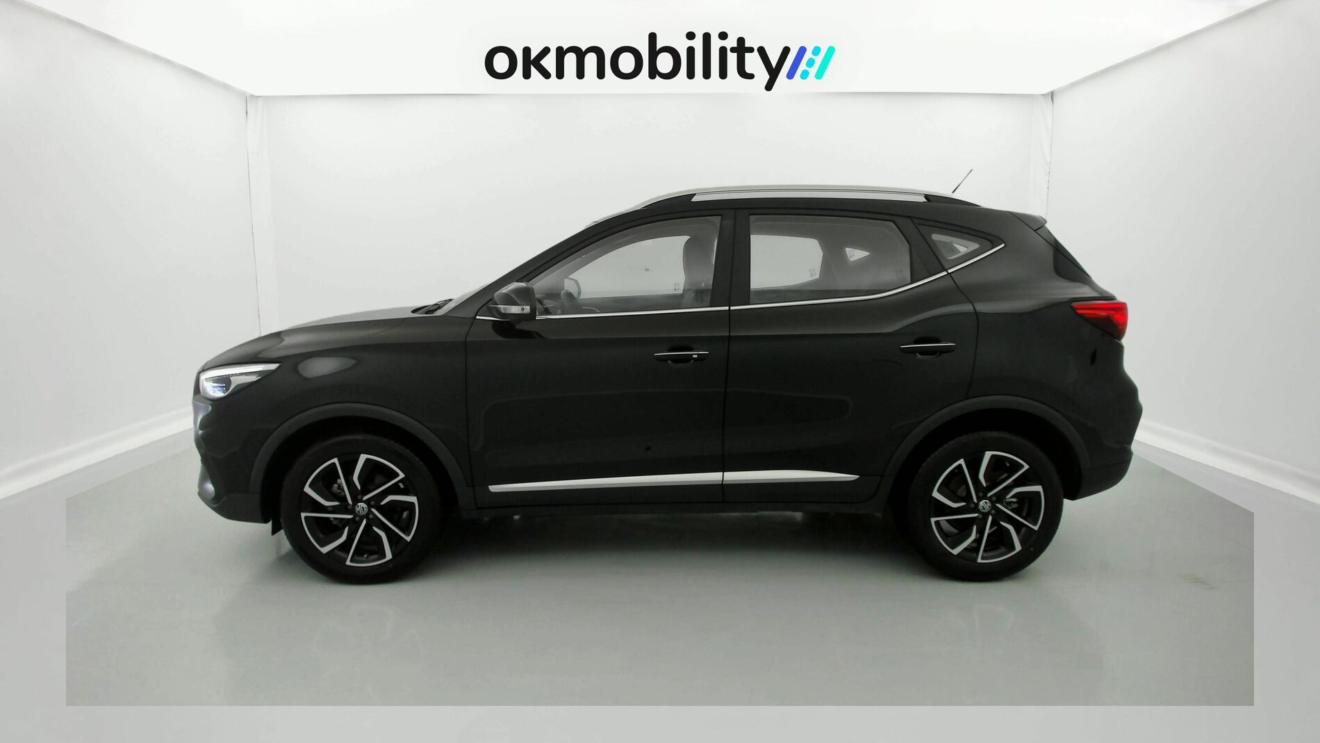 mg zs luxury 1.0 T-GDI 110 AT 2024 pebble black 8