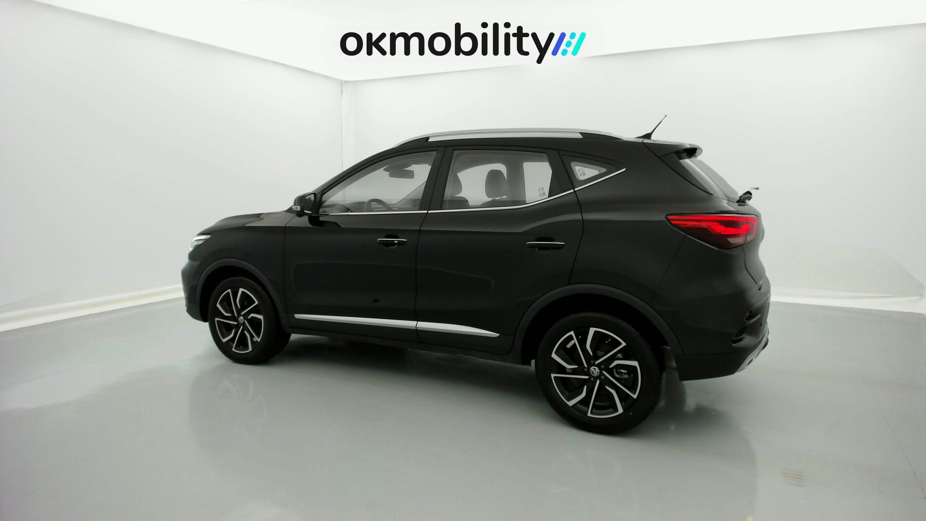 mg zs luxury 1.0 T-GDI 110 AT 2024 pebble black 9