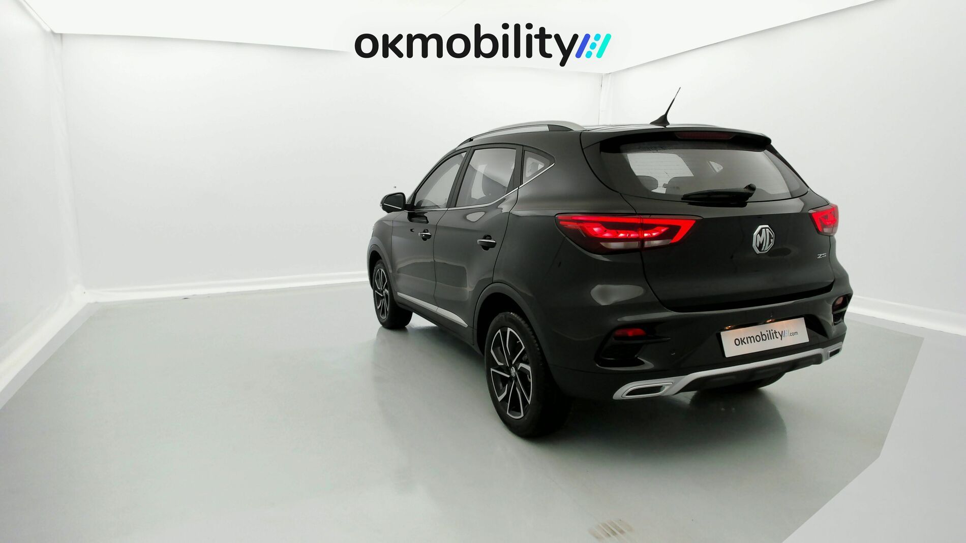 mg zs luxury 1.0 T-GDI 110 AT 2024 pebble black 10