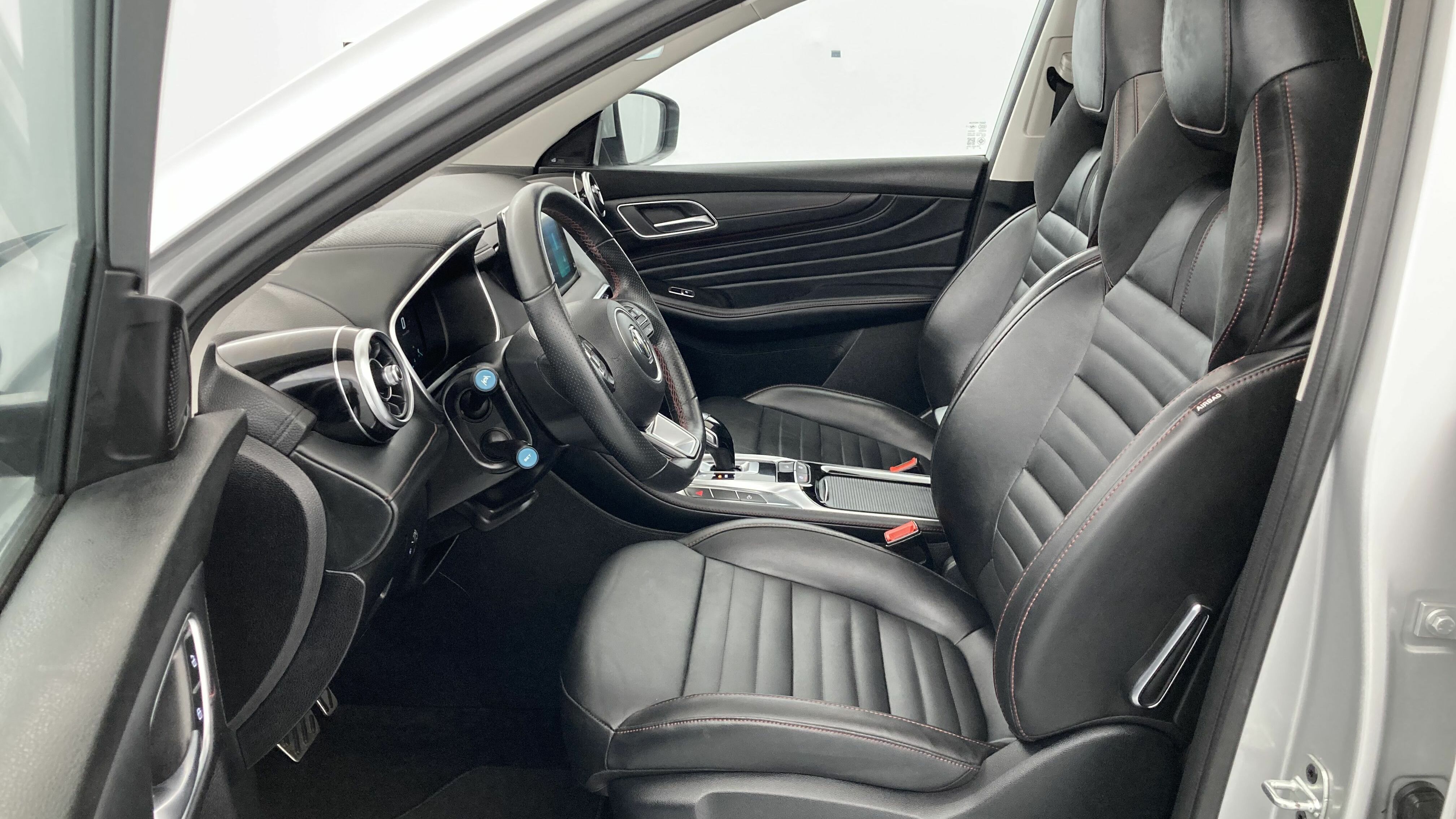 mg hs luxury 1.5 T-GDI 162 AT 2023 medal silver - ssa 15