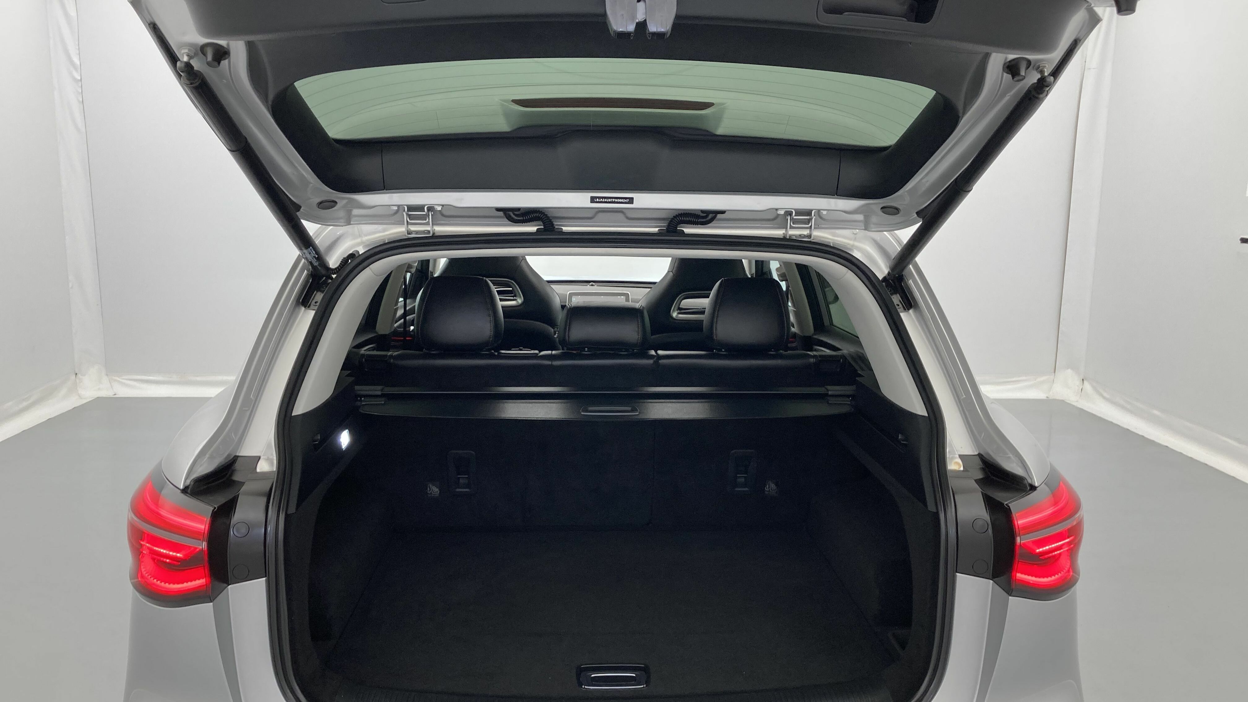 mg hs luxury 1.5 T-GDI 162 AT 2023 medal silver - ssa 25