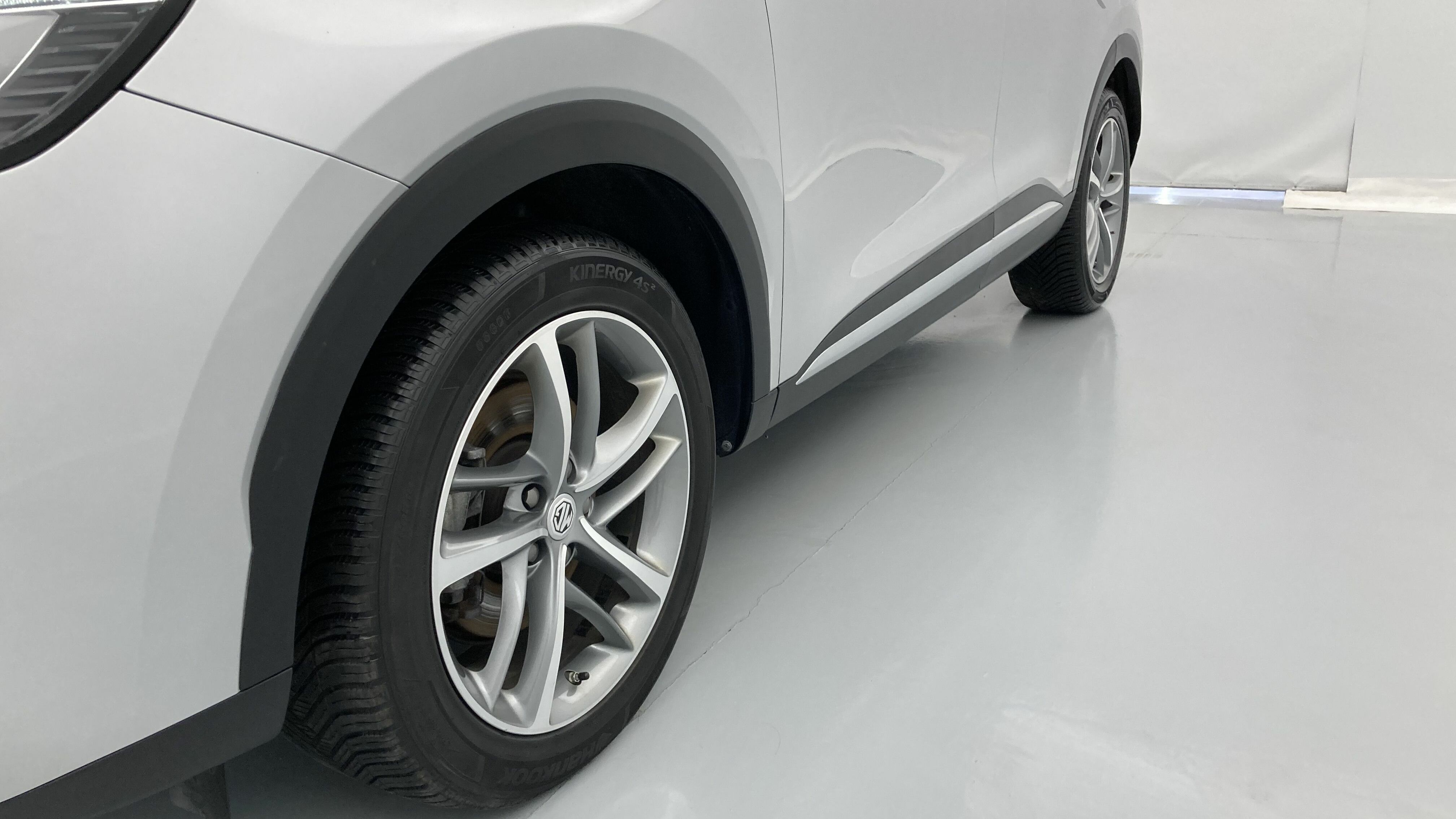 mg hs luxury 1.5 T-GDI 162 AT 2023 medal silver - ssa 27