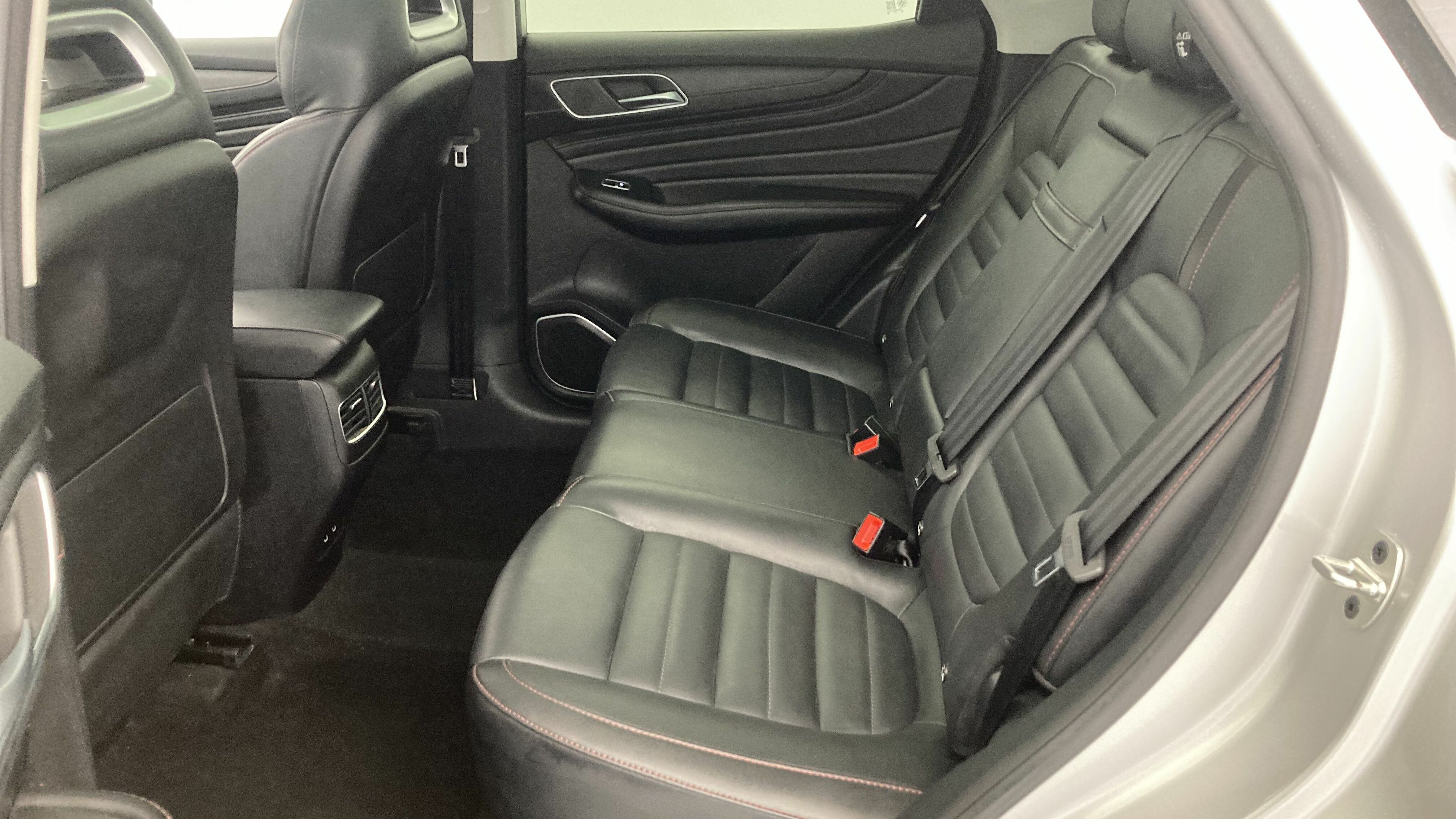 mg ehs phev luxury 1.5 T-GDI 258 PHEV 2023 silver 16