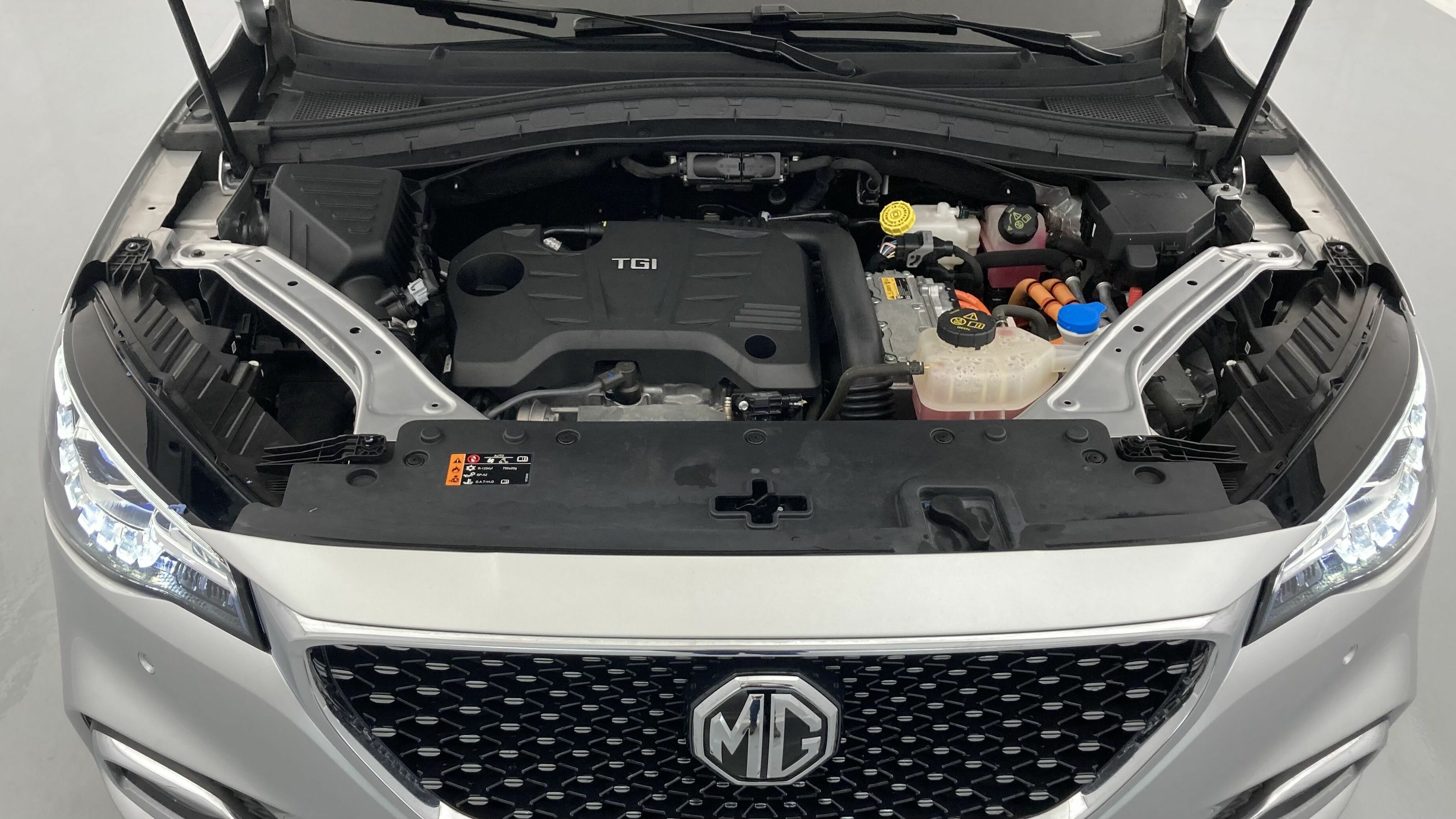 mg ehs phev luxury 1.5 T-GDI 258 PHEV 2023 silver 18