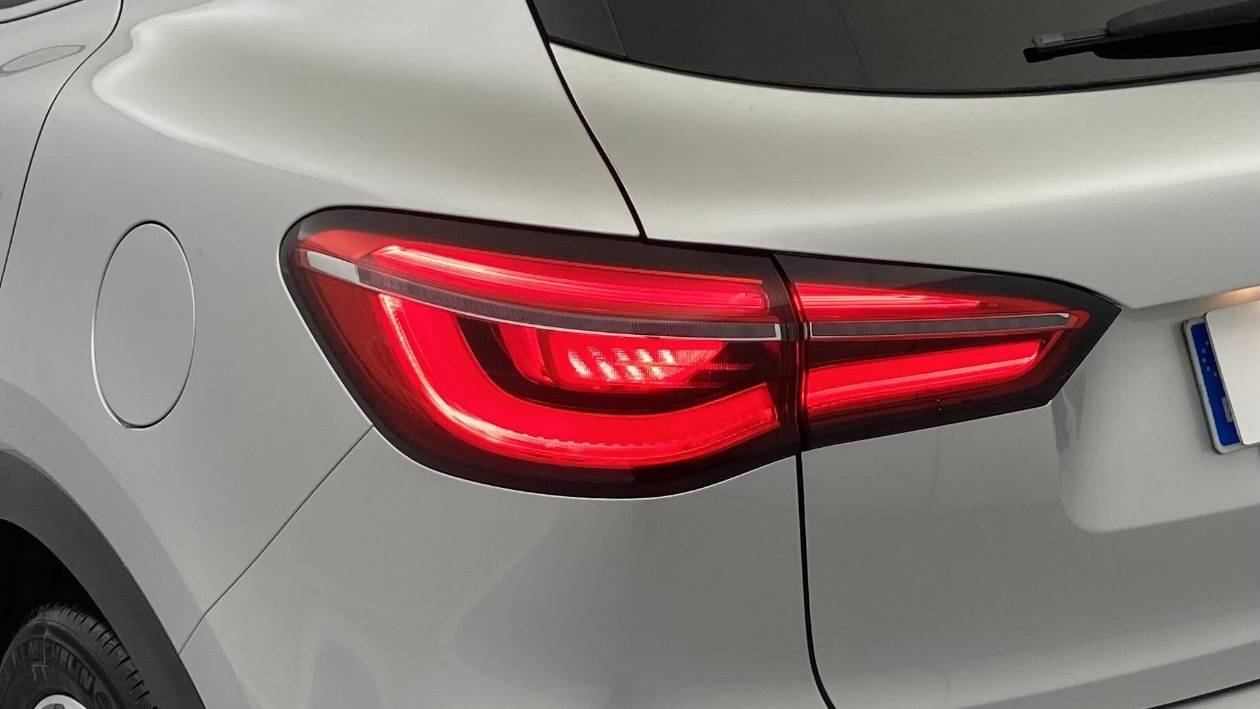 mg ehs phev luxury 1.5 T-GDI 258 PHEV 2023 silver 23