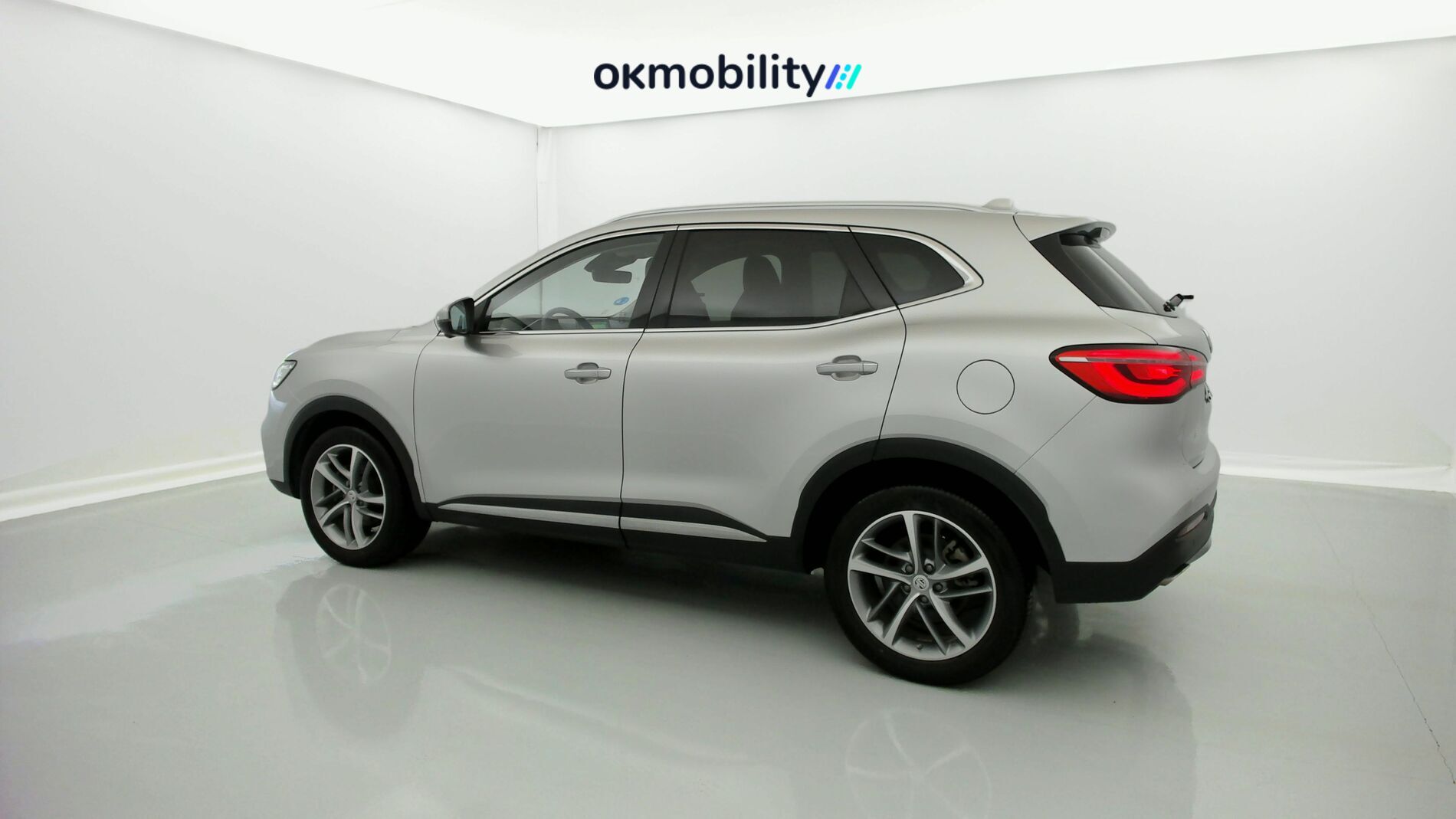 mg ehs phev luxury 1.5 T-GDI 258 PHEV 2023 silver 4