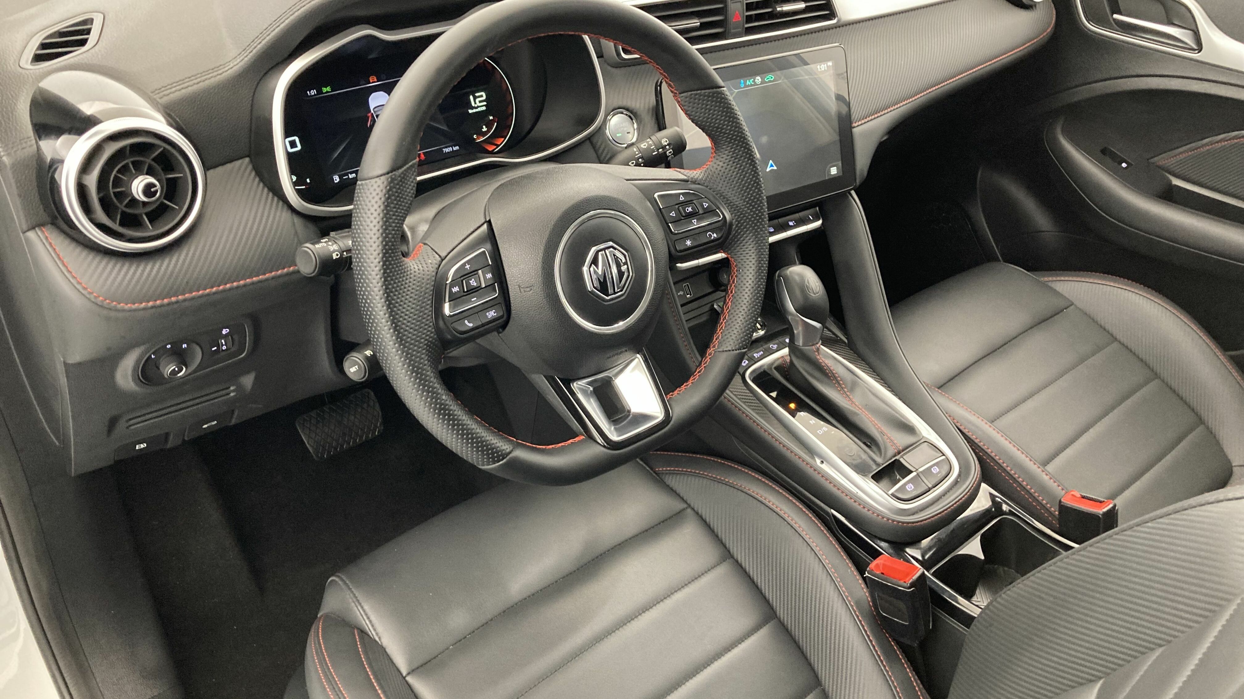 mg zs luxury 1.0 T-GDI 110 AT 2024 dover white 16