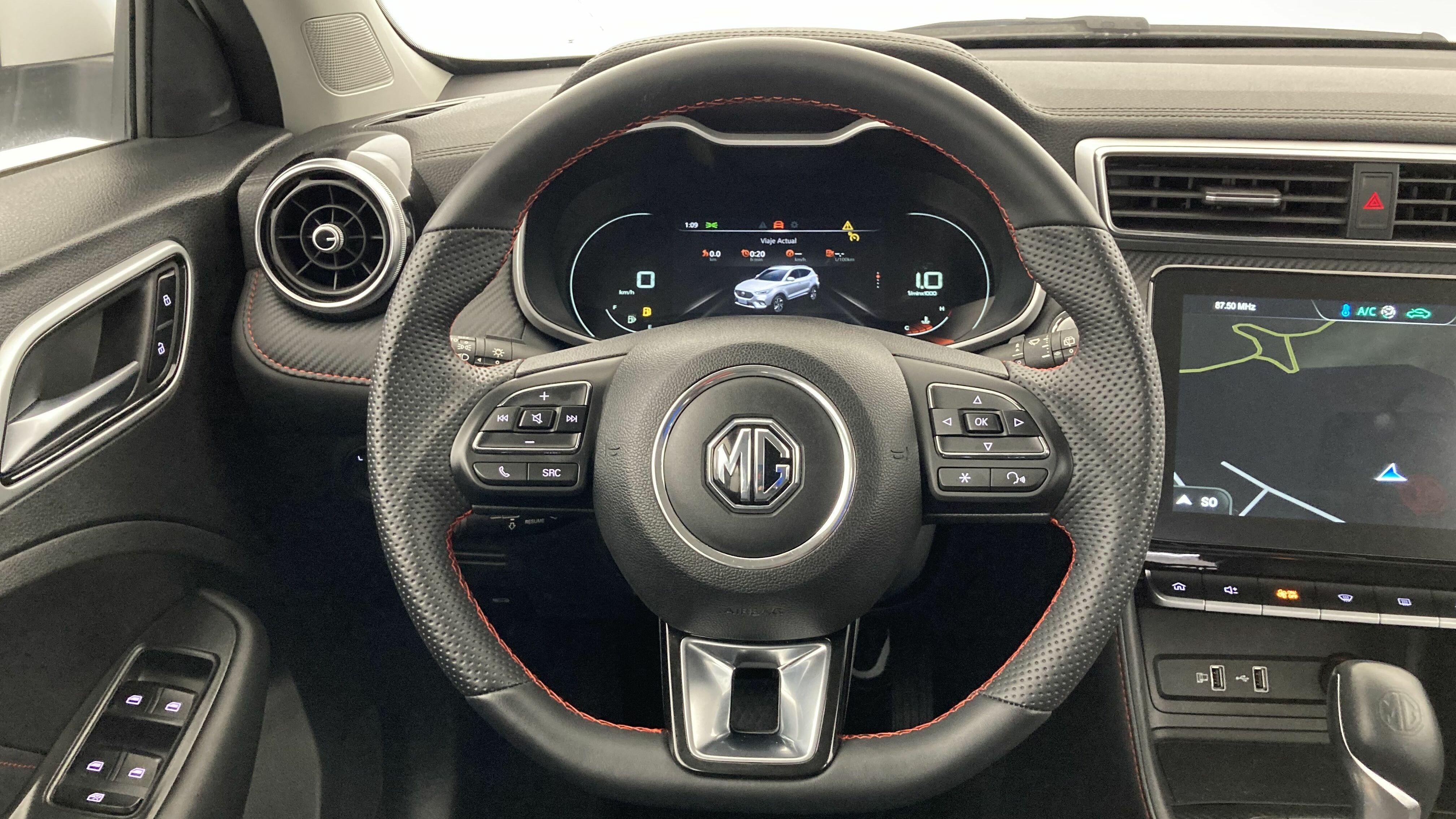 mg zs luxury 1.0 T-GDI 110 AT 2024 dover white 18