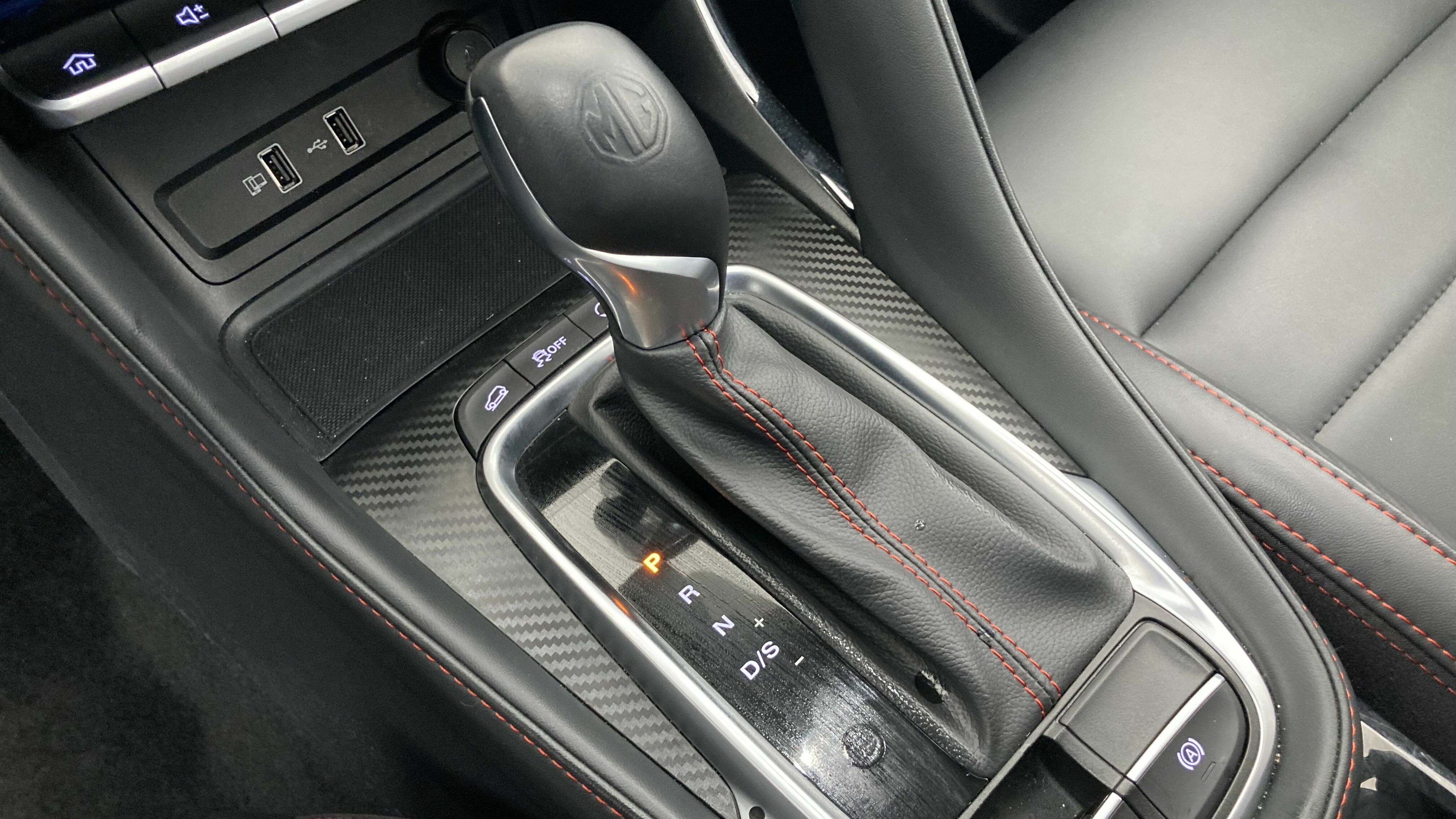 mg zs luxury 1.0 T-GDI 110 AT 2024 dover white 21