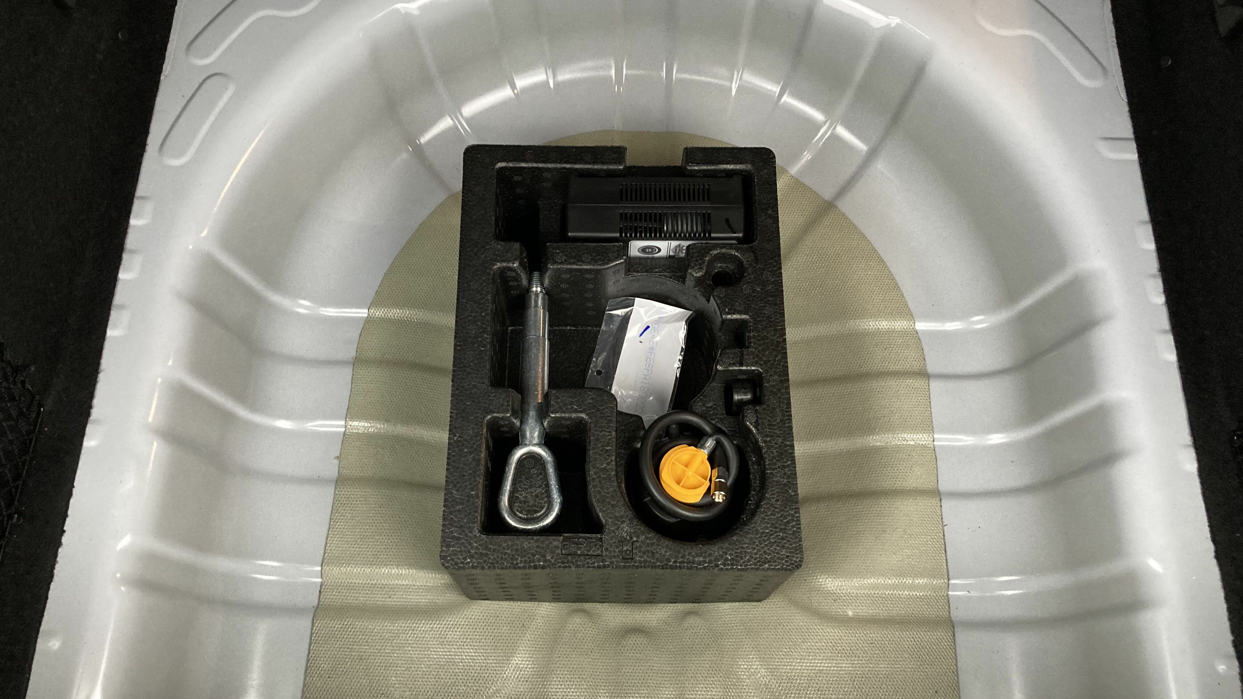 mg zs luxury 1.0 T-GDI 110 AT 2024 dover white 24