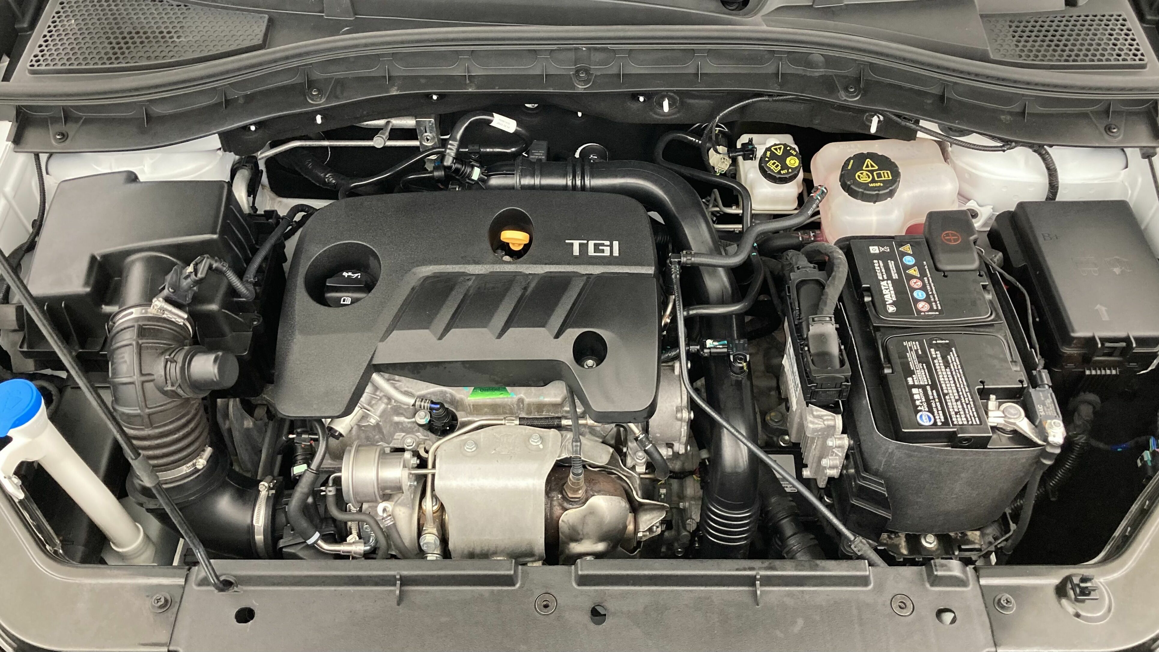 mg zs luxury 1.0 T-GDI 110 AT 2024 dover white 26