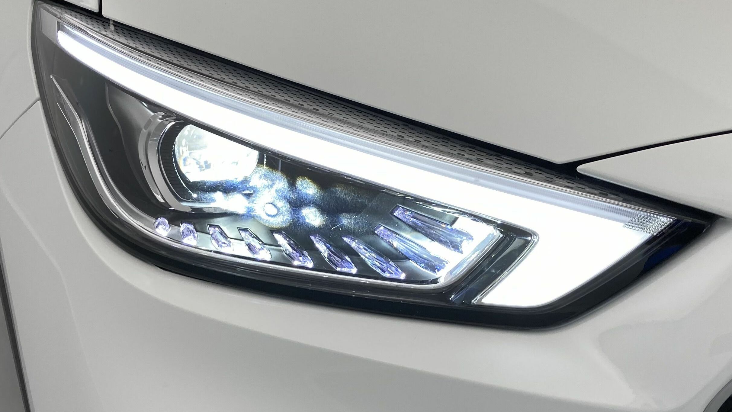 mg zs luxury 1.0 T-GDI 110 AT 2024 dover white 30