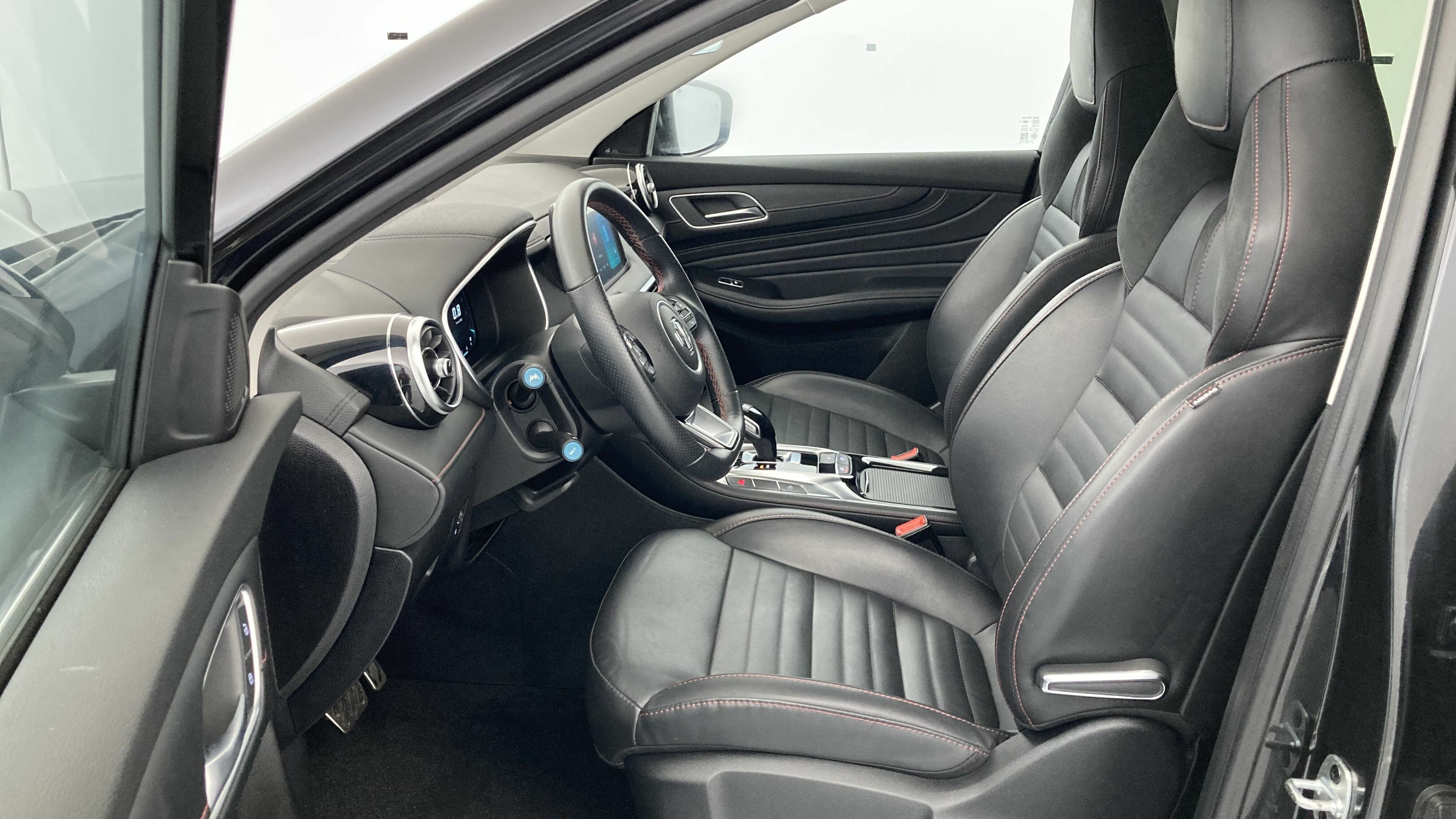 mg hs luxury 1.5 T-GDI 162 AT 2023 pebble black - pbc 15